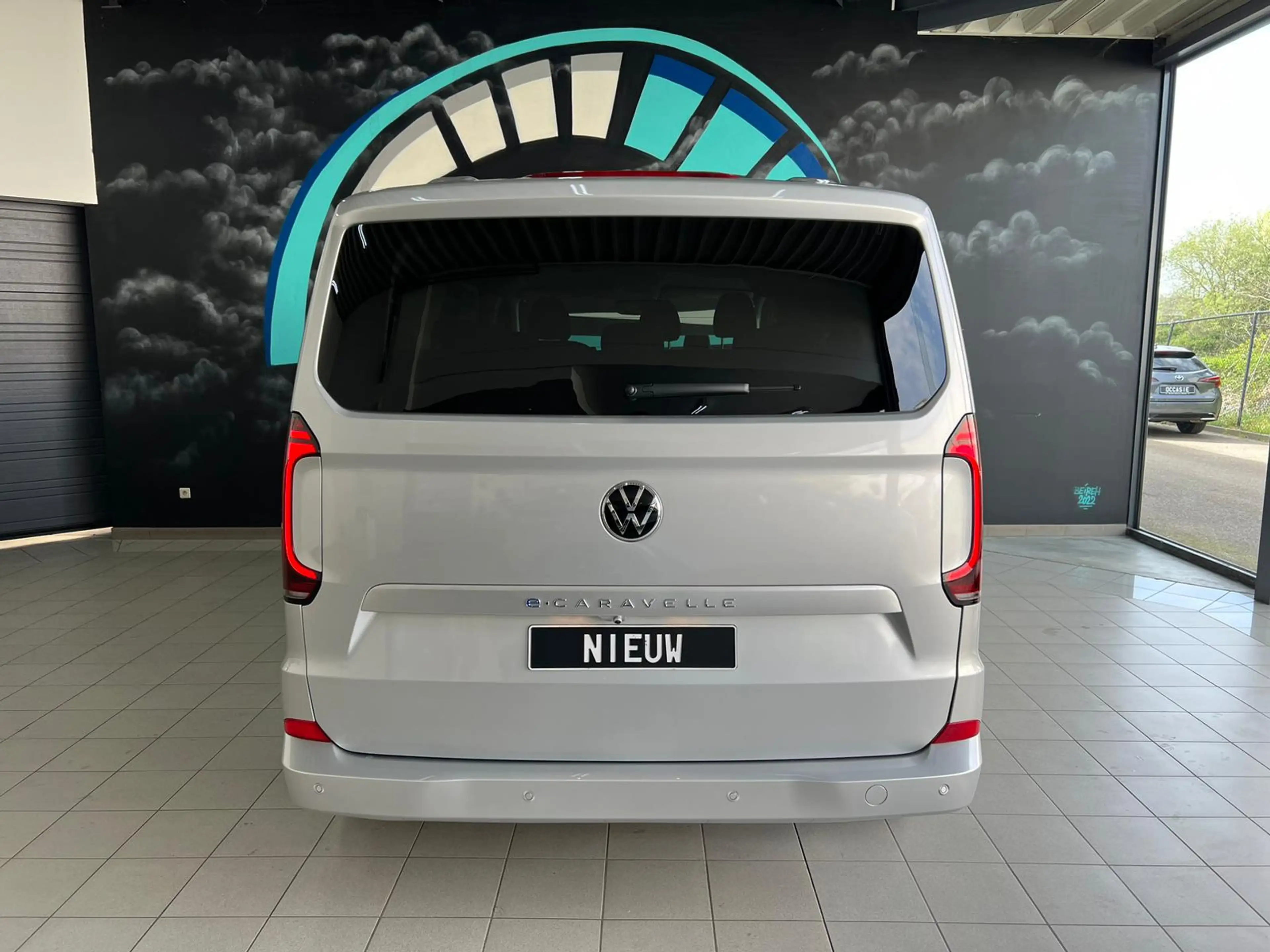 Volkswagen T7 Caravelle E-Caravelle — photo 6