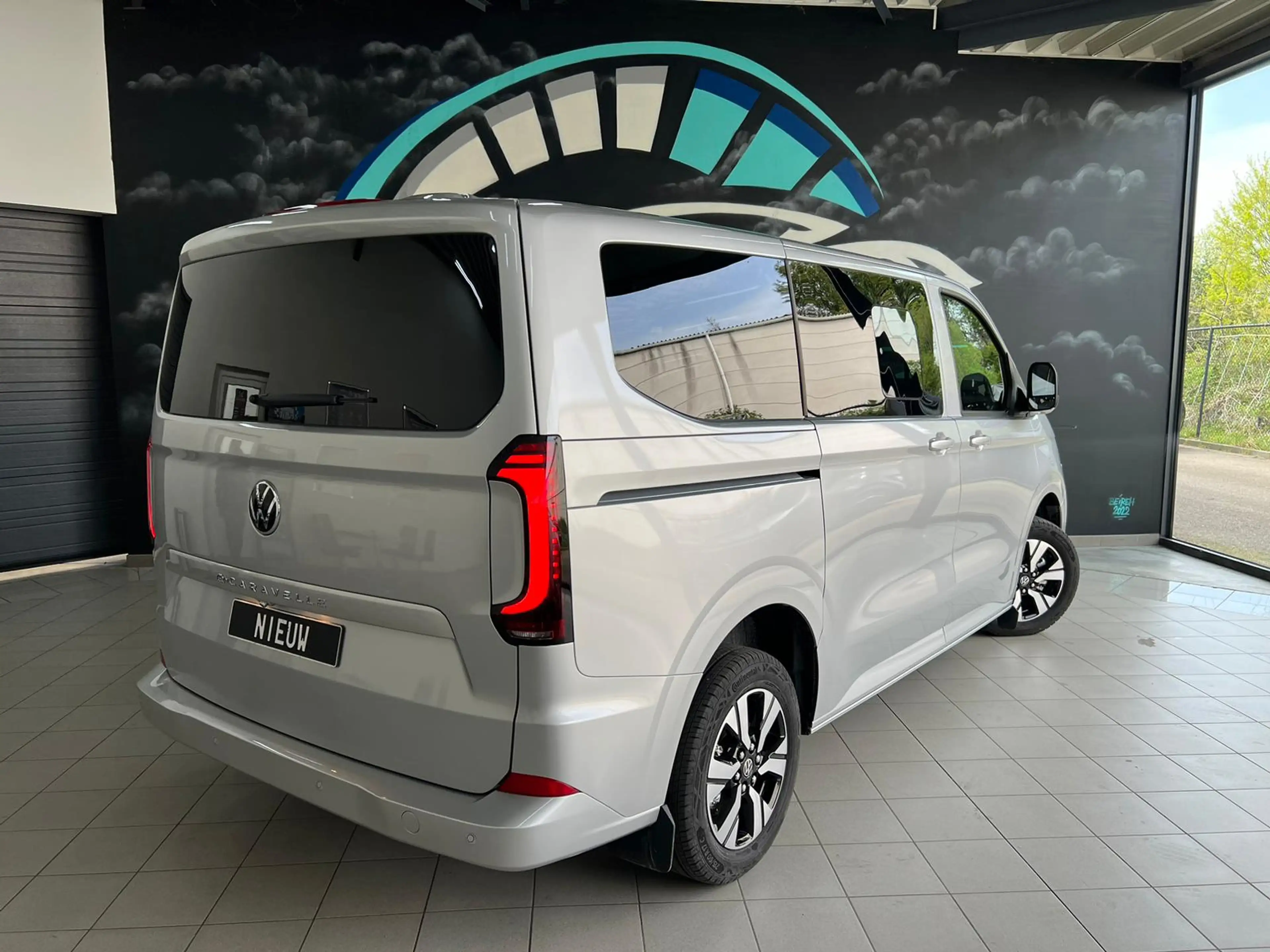 Volkswagen T7 Caravelle E-Caravelle — photo 5