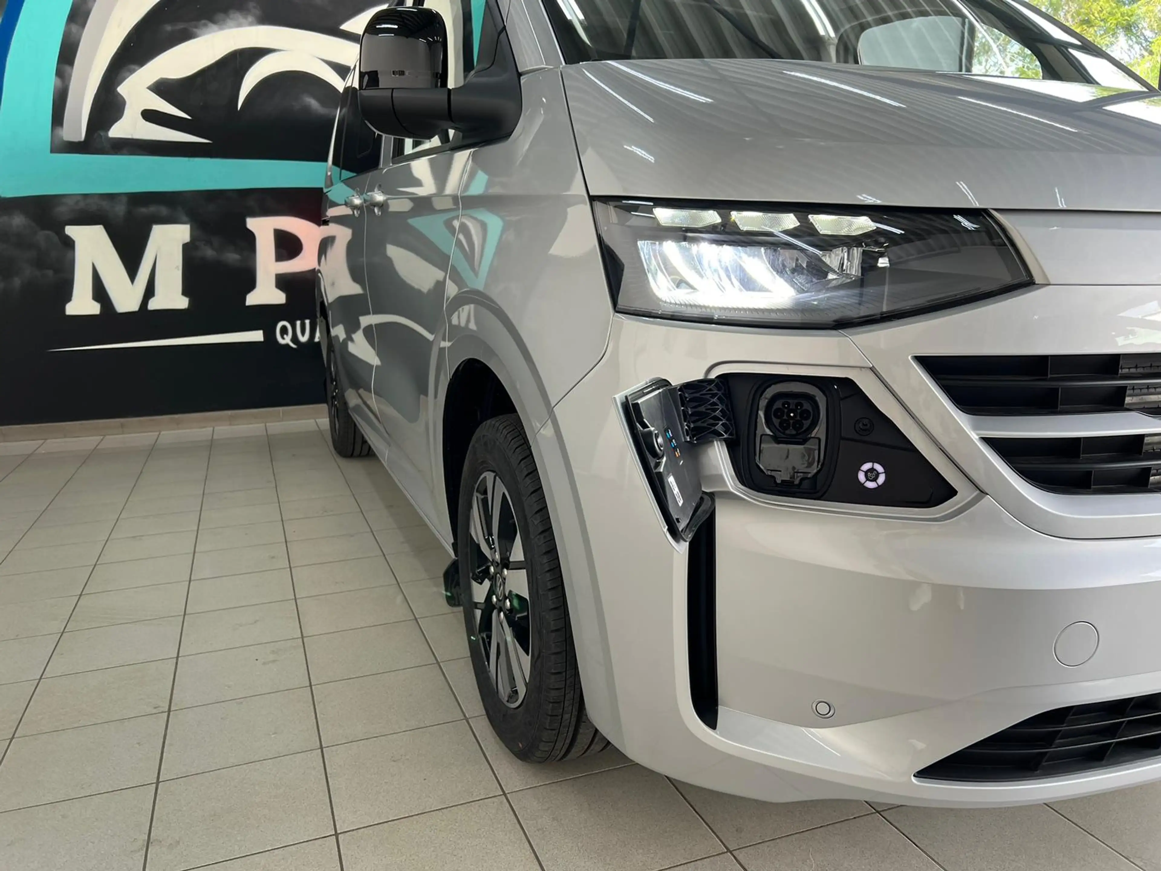 Volkswagen T7 Caravelle E-Caravelle — photo 11