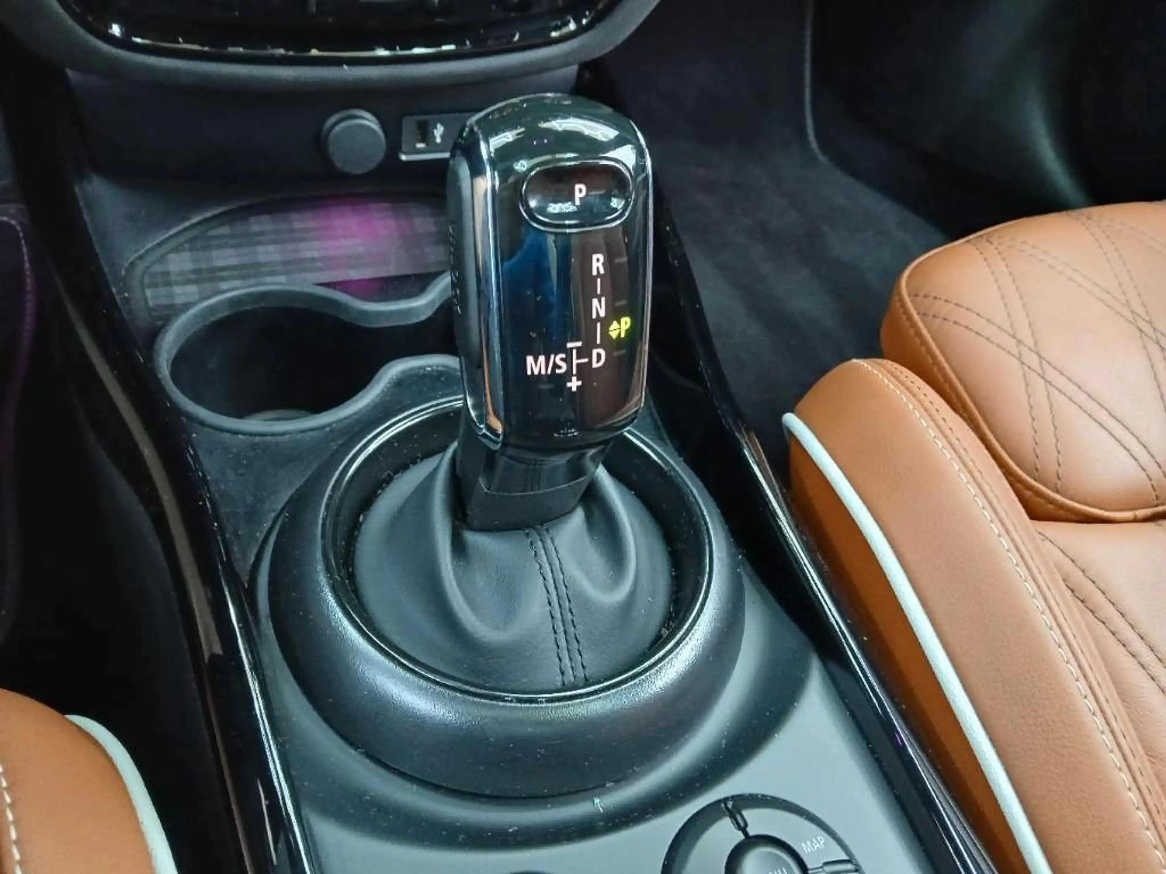MINI Cooper Clubman MINI Yours Trim/HUD/PANO/LEDER — photo 9