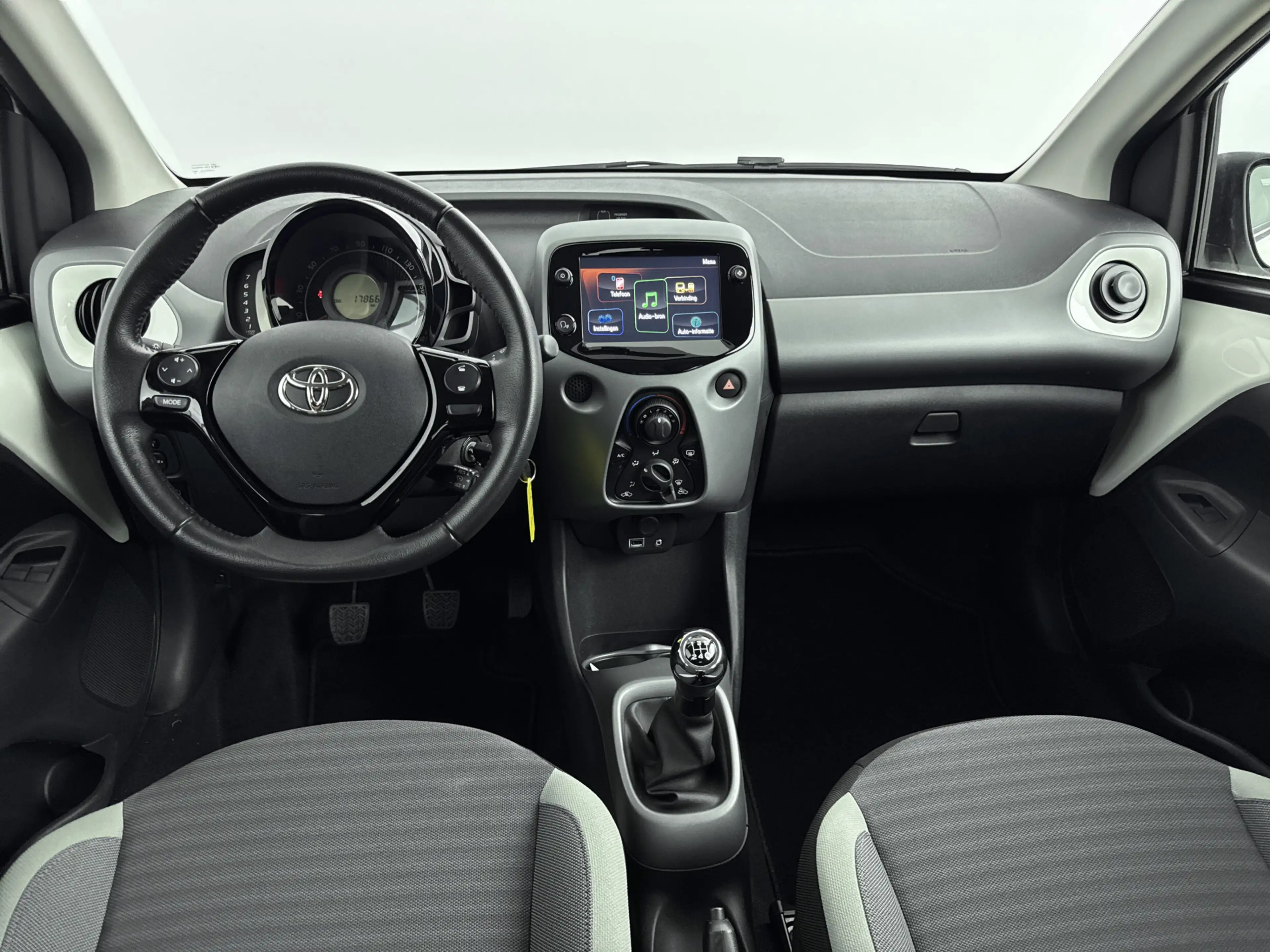 Toyota Aygo 1.0 VVT-i x-play | BTW voertuig | Dealer onderhoud — photo 4