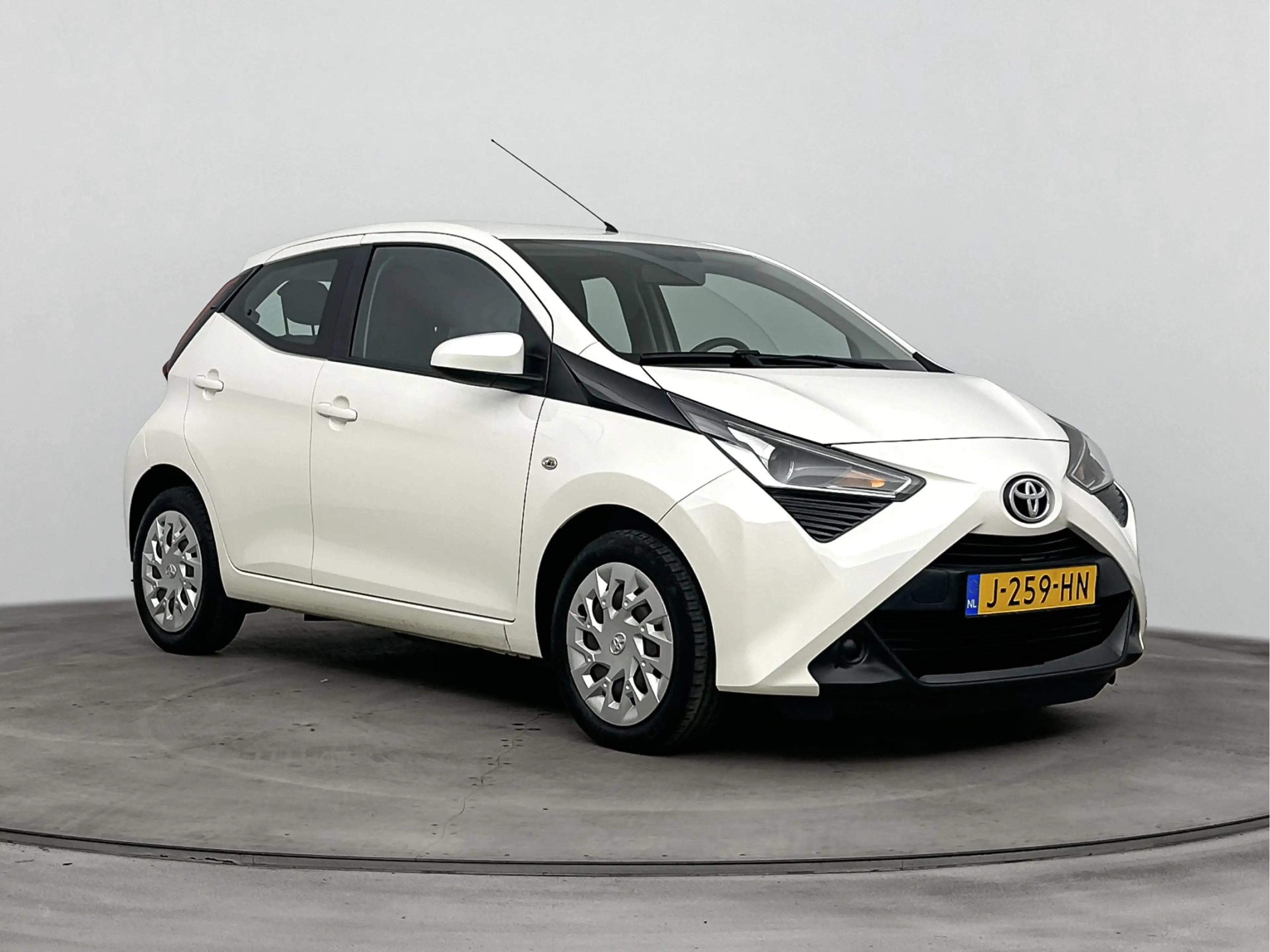 Toyota Aygo 1.0 VVT-i x-play | BTW voertuig | Dealer onderhoud — photo 13