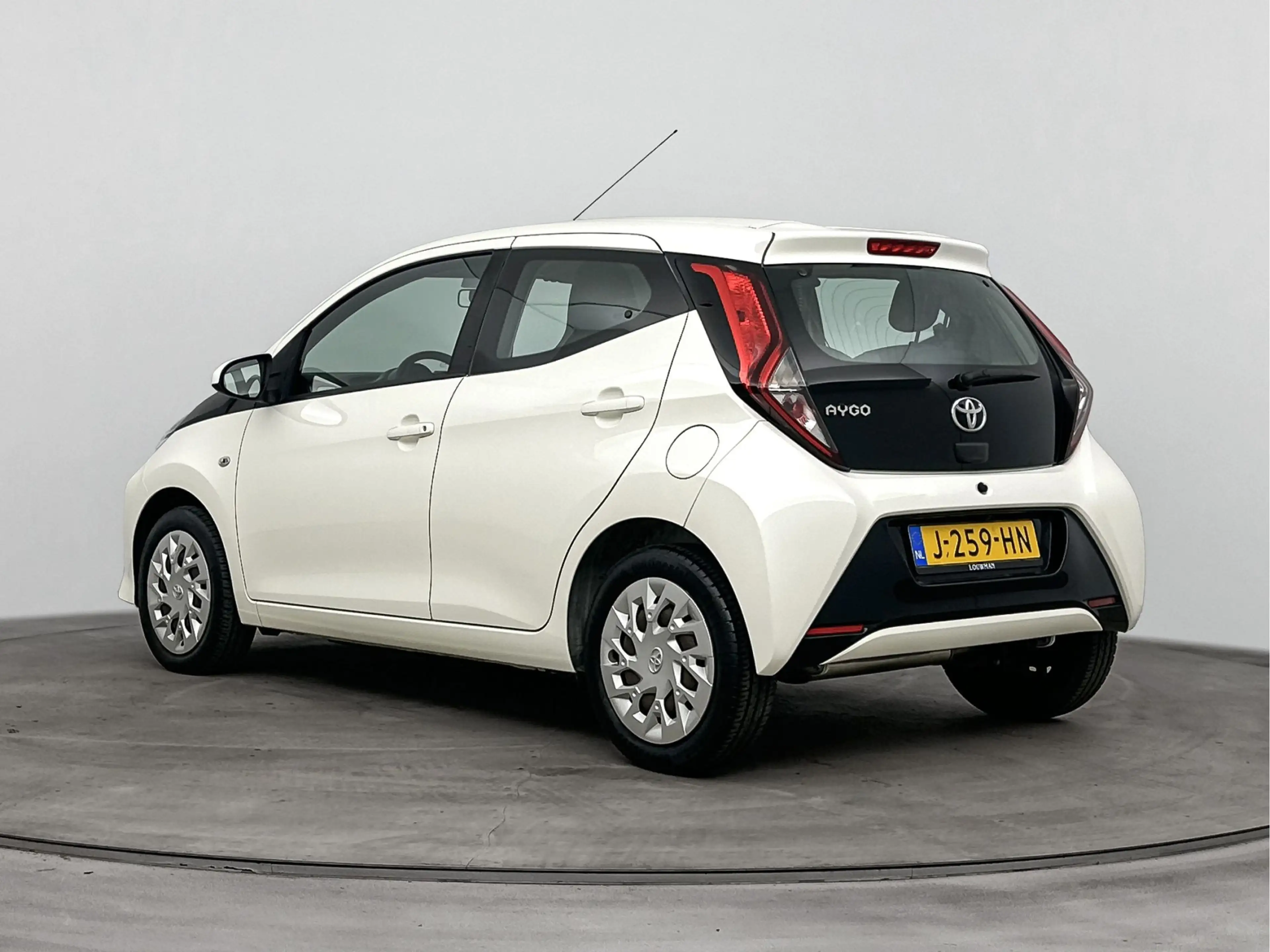 Toyota Aygo 1.0 VVT-i x-play | BTW voertuig | Dealer onderhoud — photo 14