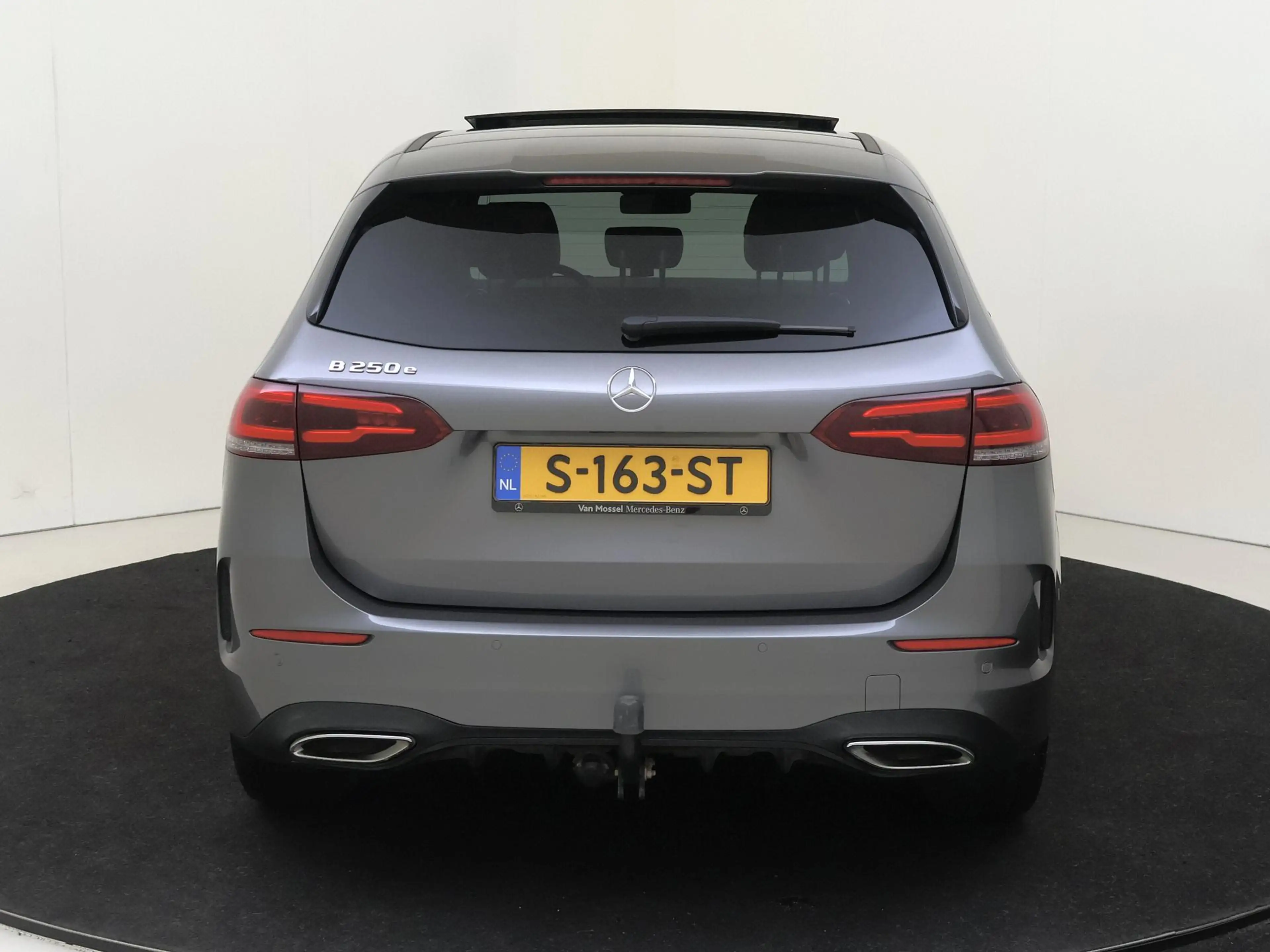 Mercedes-Benz B 250 250e Business Solution AMG-Line / Panaroma-dak / N — photo 7