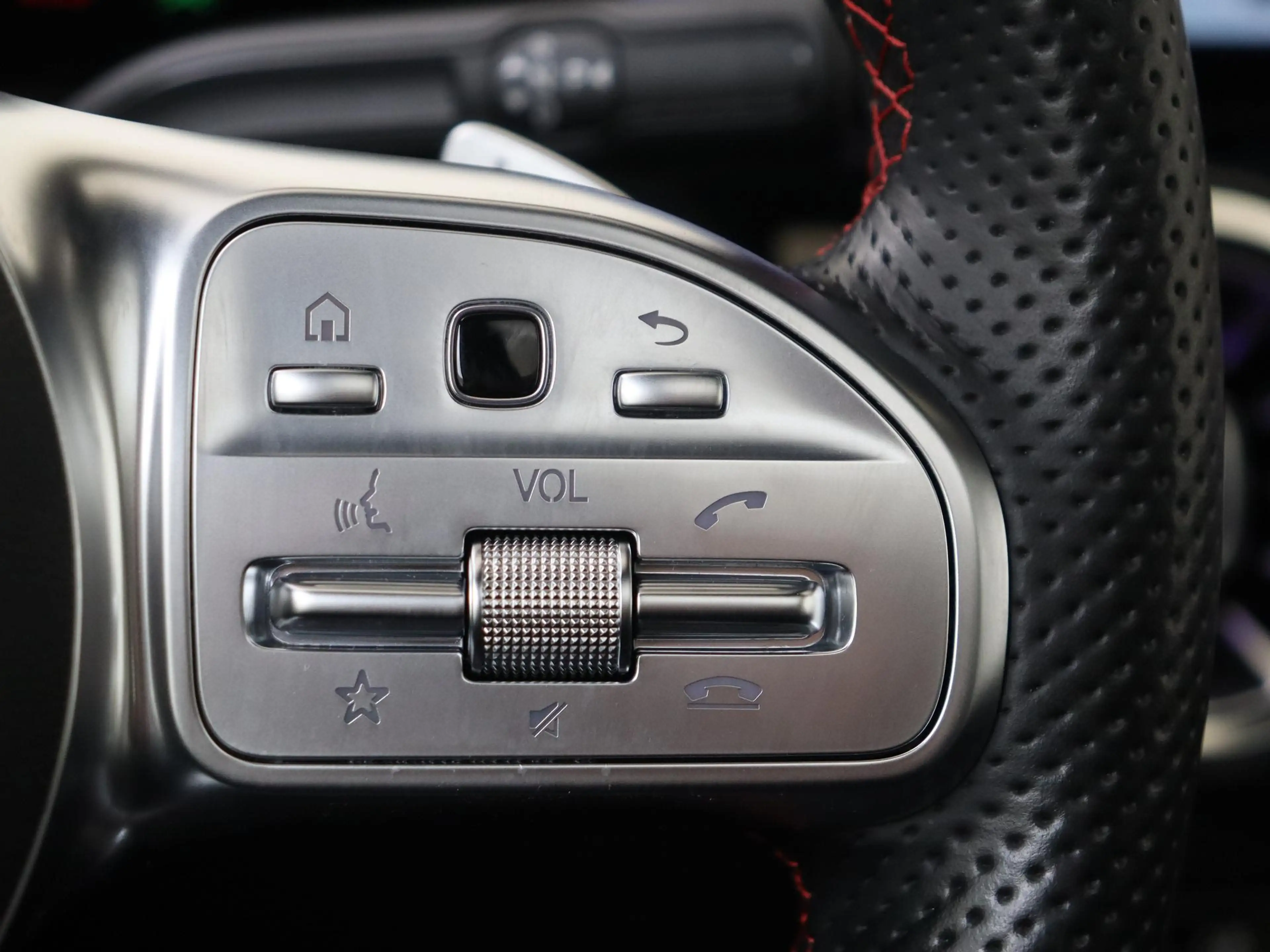 Mercedes-Benz B 250 250e Business Solution AMG-Line / Panaroma-dak / N — photo 14