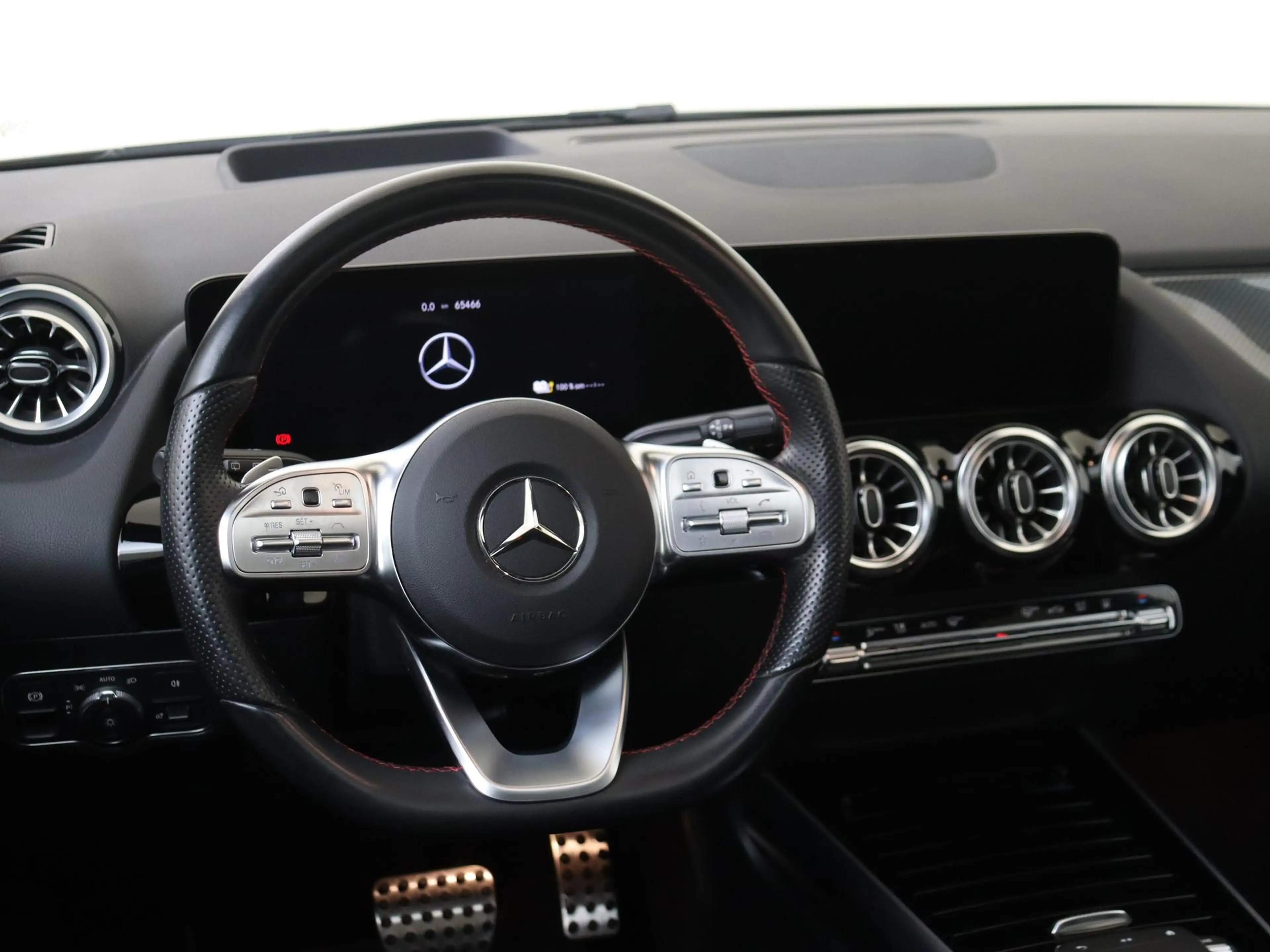 Mercedes-Benz B 250 250e Business Solution AMG-Line / Panaroma-dak / N — photo 10