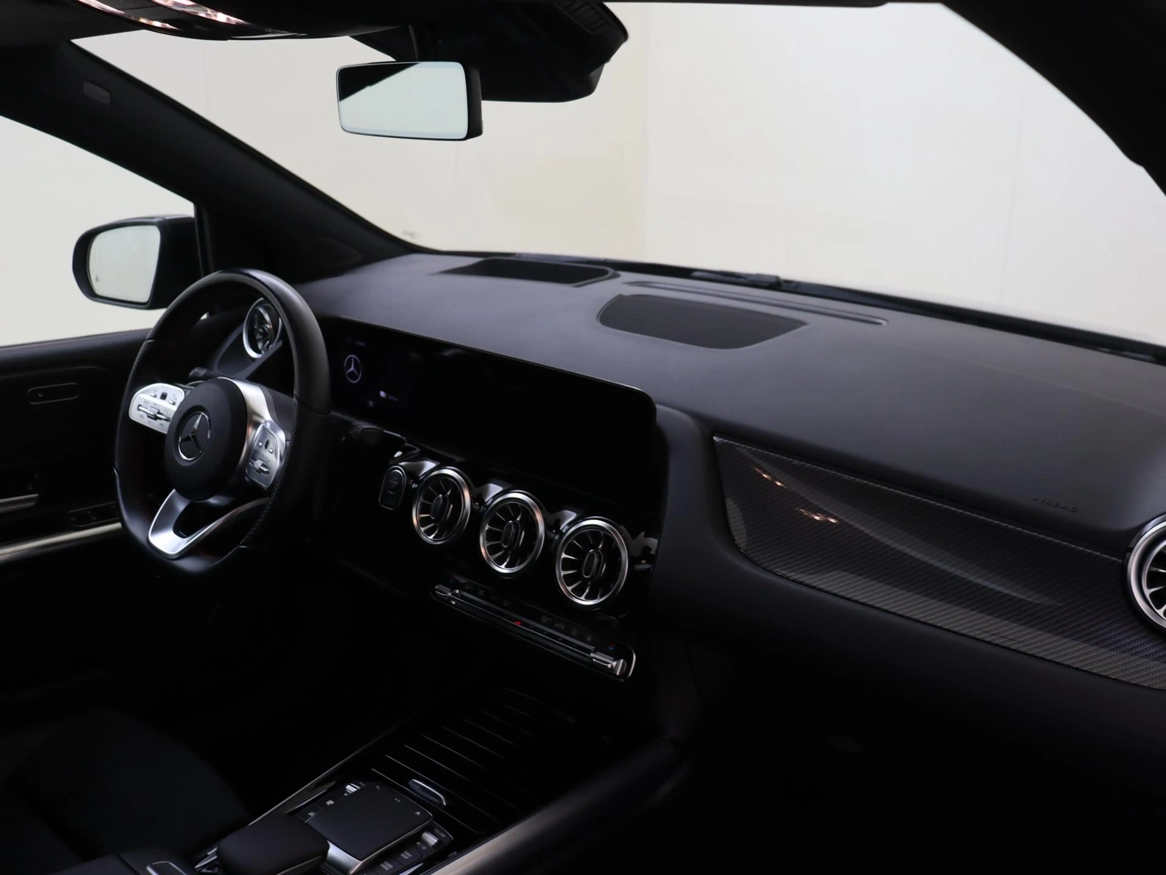 Mercedes-Benz B 250 250e Business Solution AMG-Line / Panaroma-dak / N — photo 5