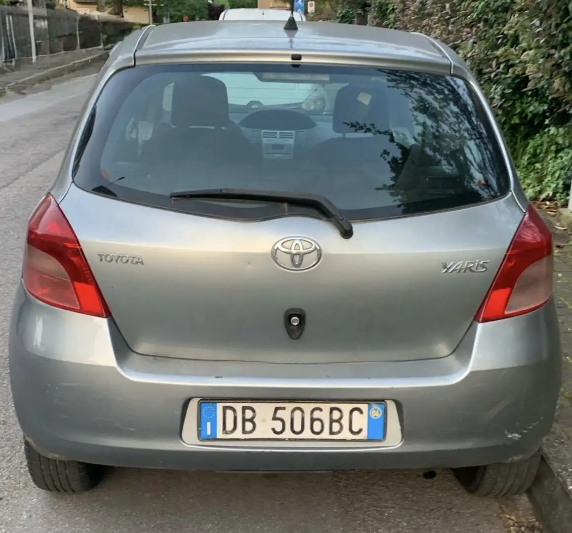 Toyota Yaris 3p 1.0 Expo c/clima - 2
