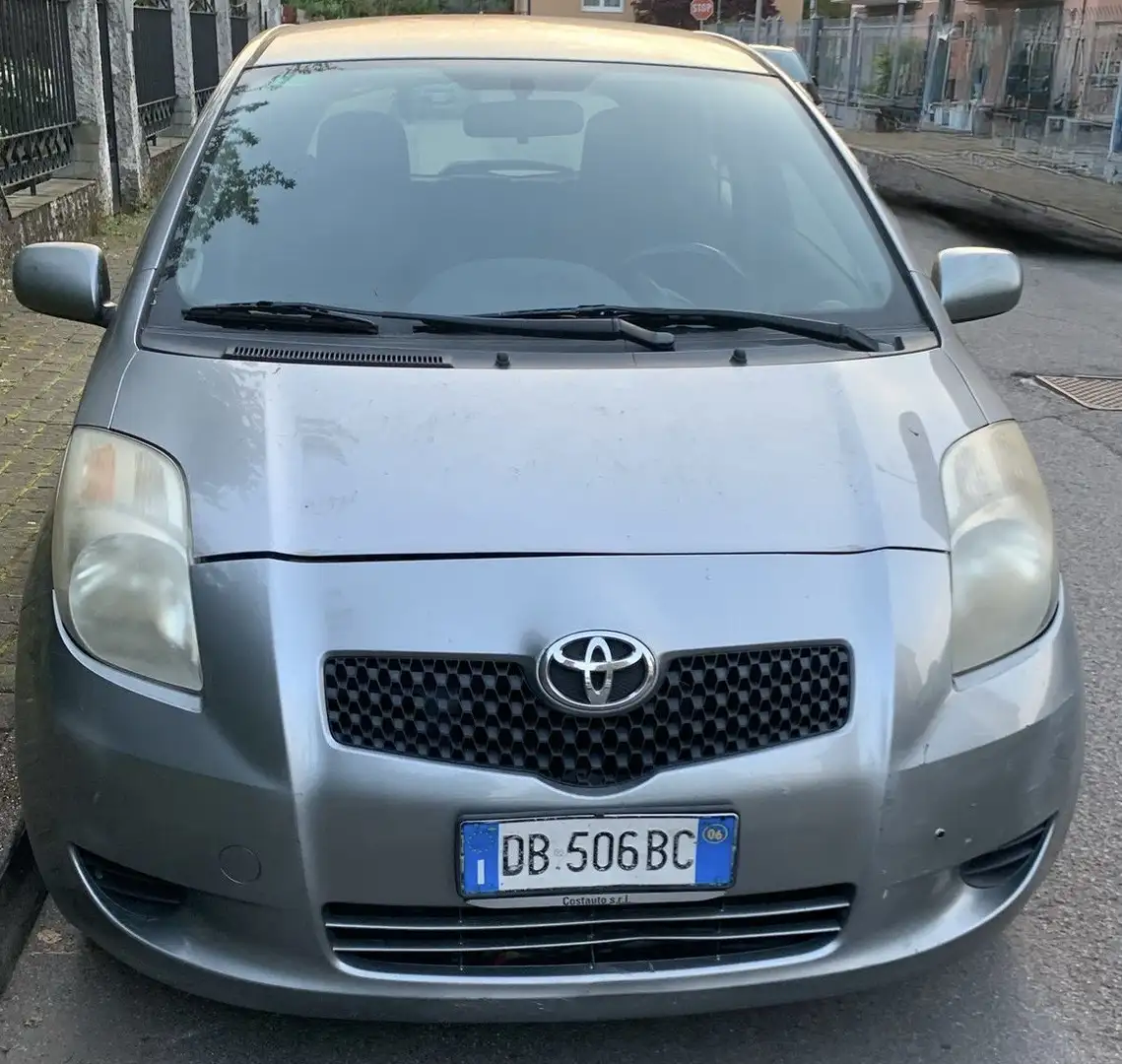 Toyota Yaris 3p 1.0 Expo c/clima - 1