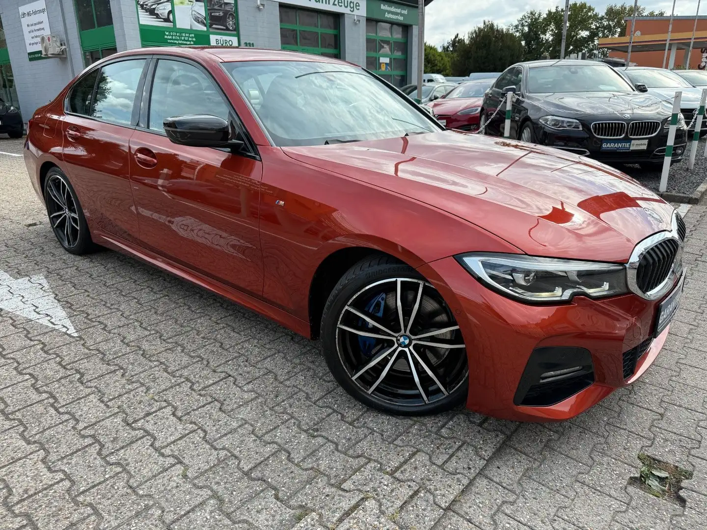 BMW 320 Baureihe 3 Lim. 320 d M Sport H&K HUD LEDER Orange - 2