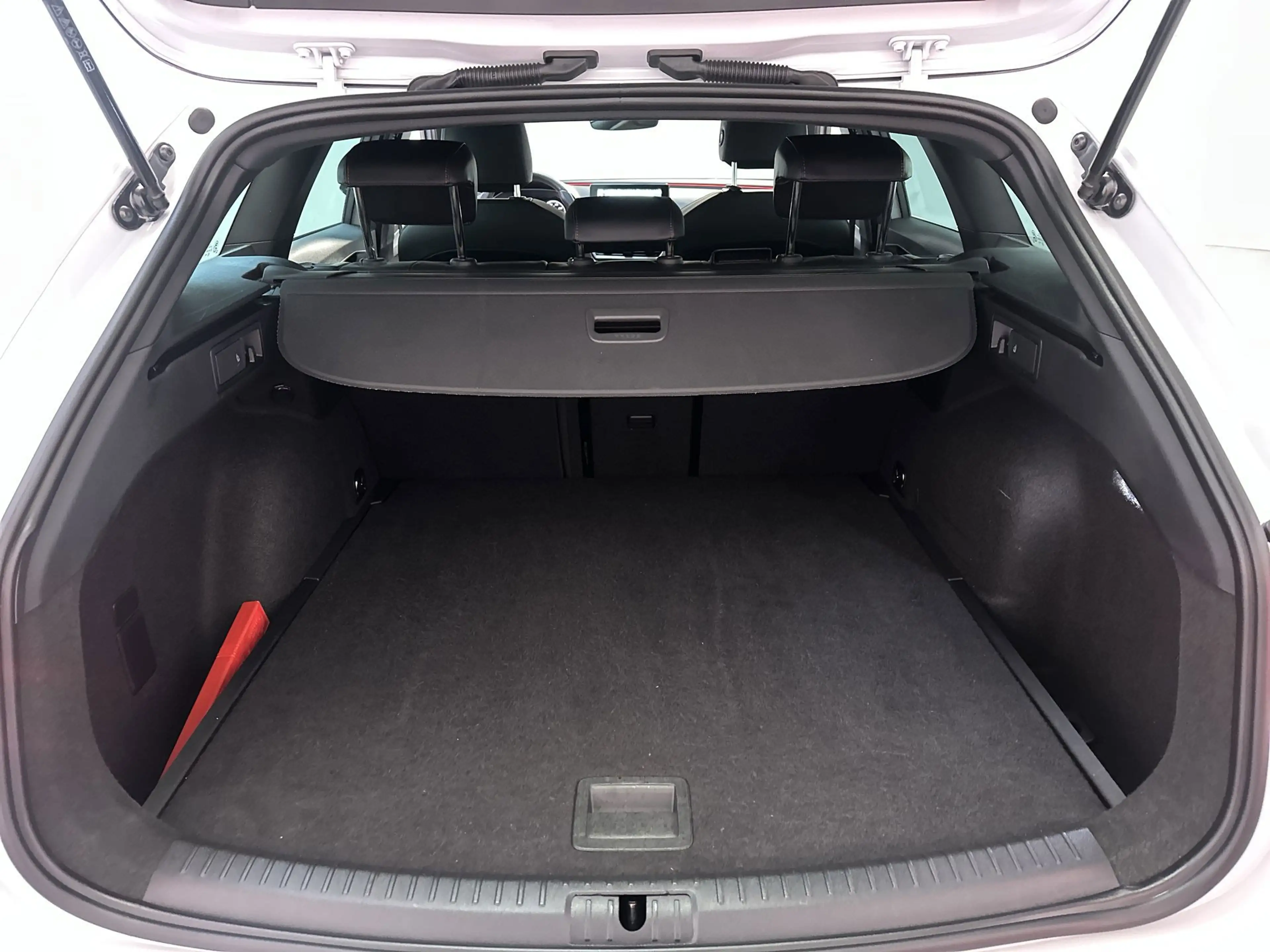 SEAT Leon Sportstourer 1.0 TSI FR Business Intense Camera Sf — photo 11