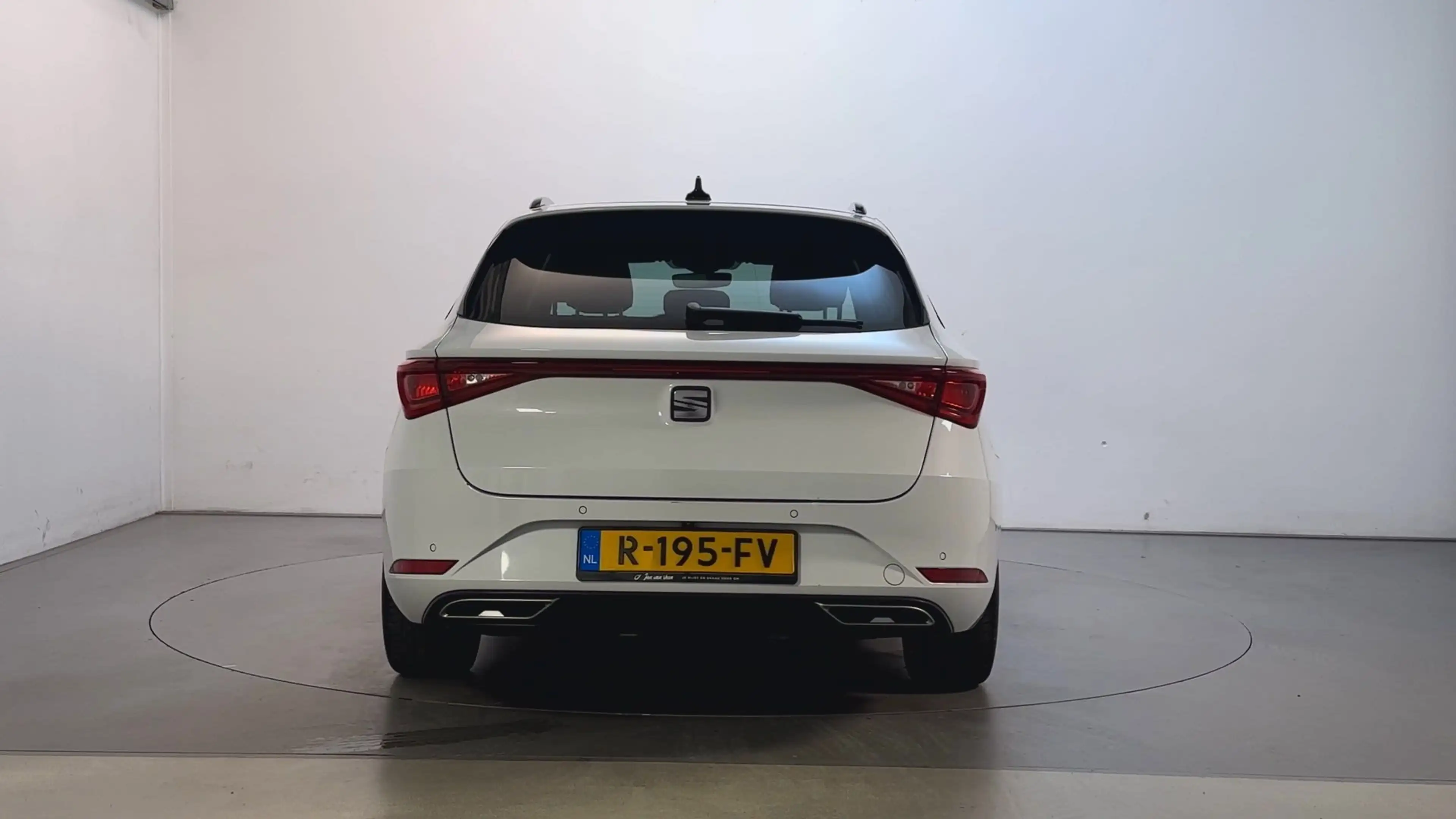 SEAT Leon Sportstourer 1.0 TSI FR Business Intense Camera Sf — photo 10
