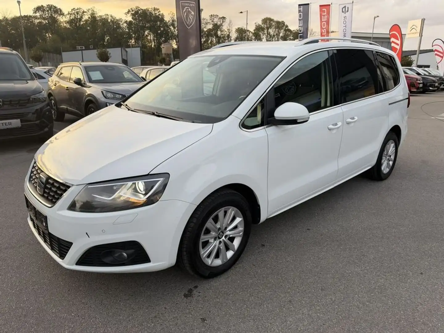SEAT Alhambra Executive Weiß - 2