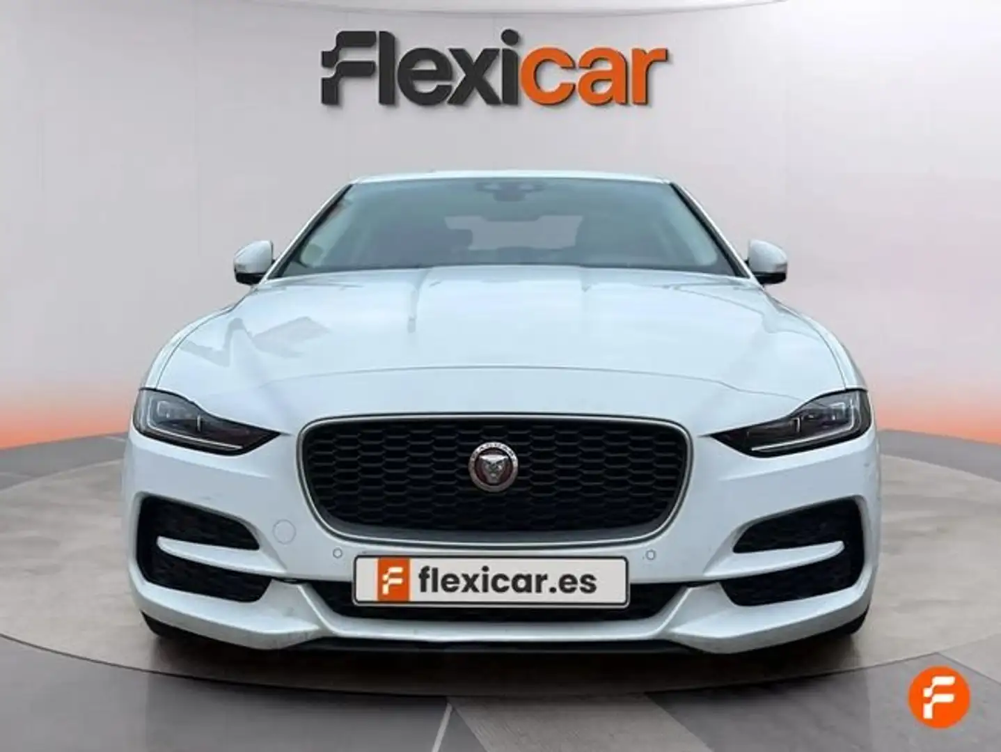 Jaguar XE 2.0 Diesel Portfolio AWD Aut. 180 Blanc - 2