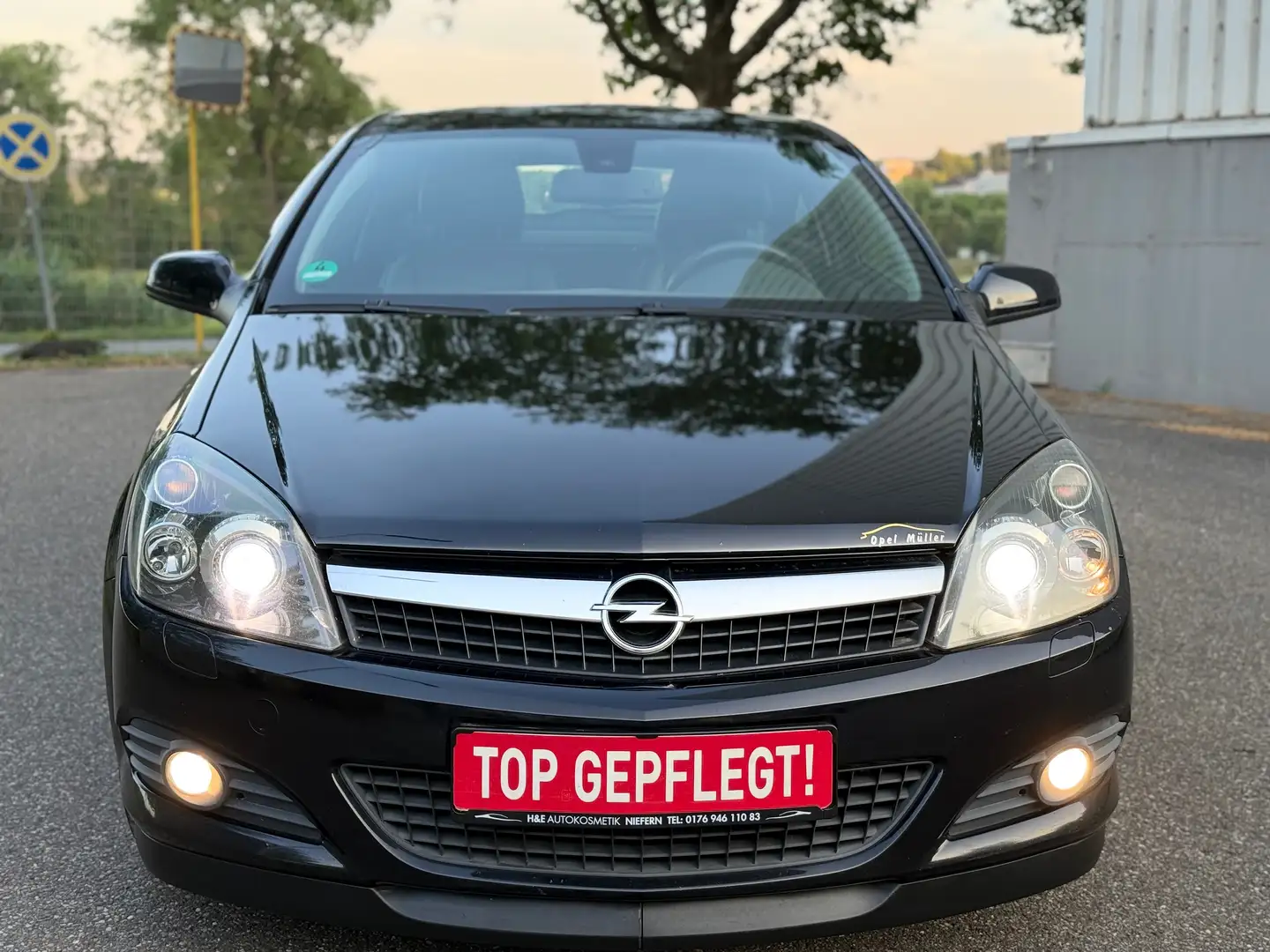 Opel Astra GTC 1.HAND. lückenlos Scheckheftgepflegt-LPG Schwarz - 2