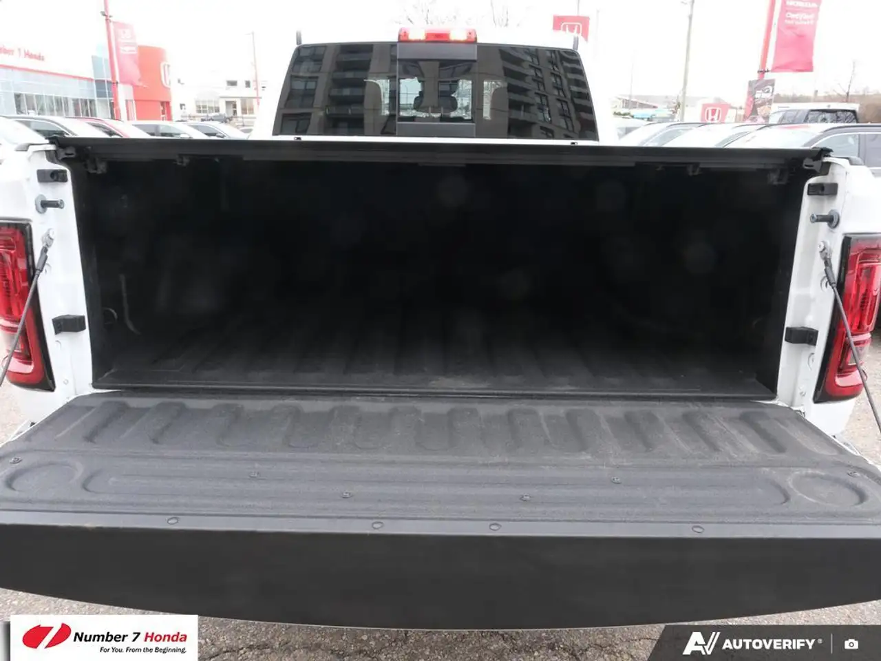 RAM 2500 снимка RAM 2500