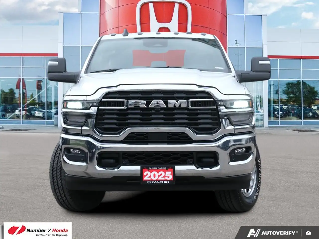 RAM 2500 снимка RAM 2500