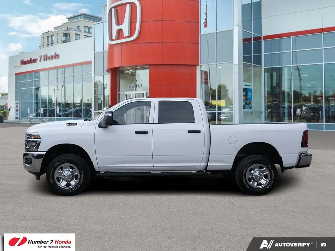 RAM 2500 снимка RAM 2500