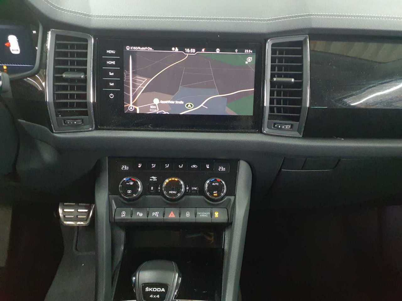 Skoda Kodiaq Kodiaq 2.0 TDI 4x4 L&K STH NAV LEDER — photo 8