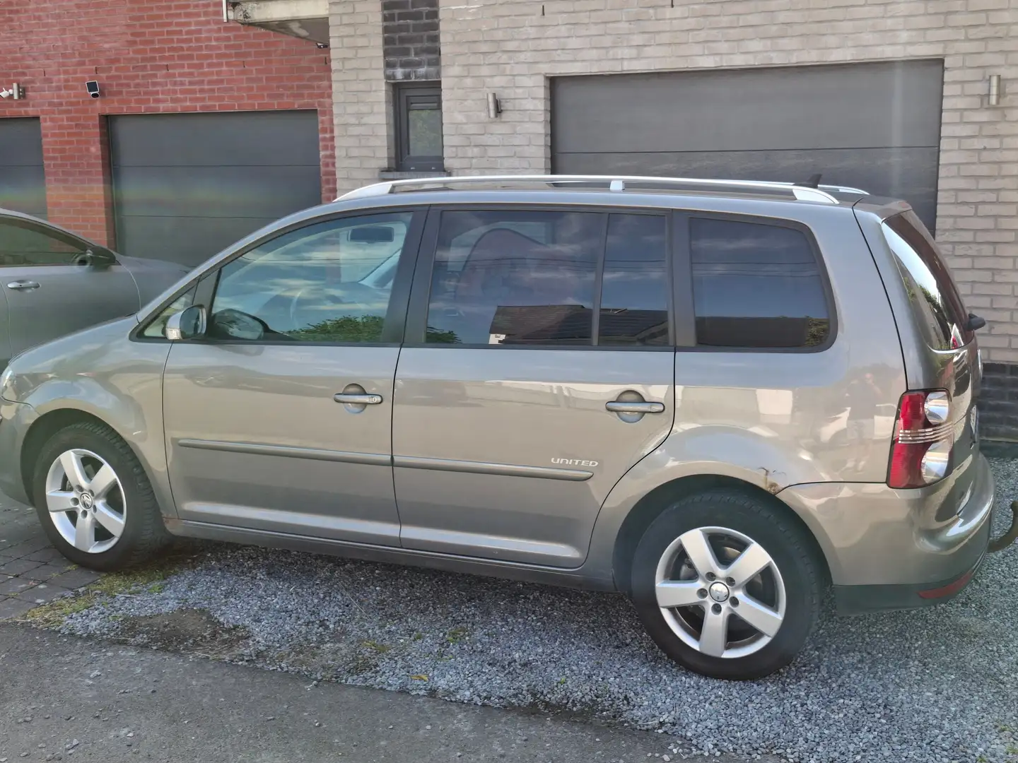 Volkswagen Touran 1.4 TSI United Argent - 2