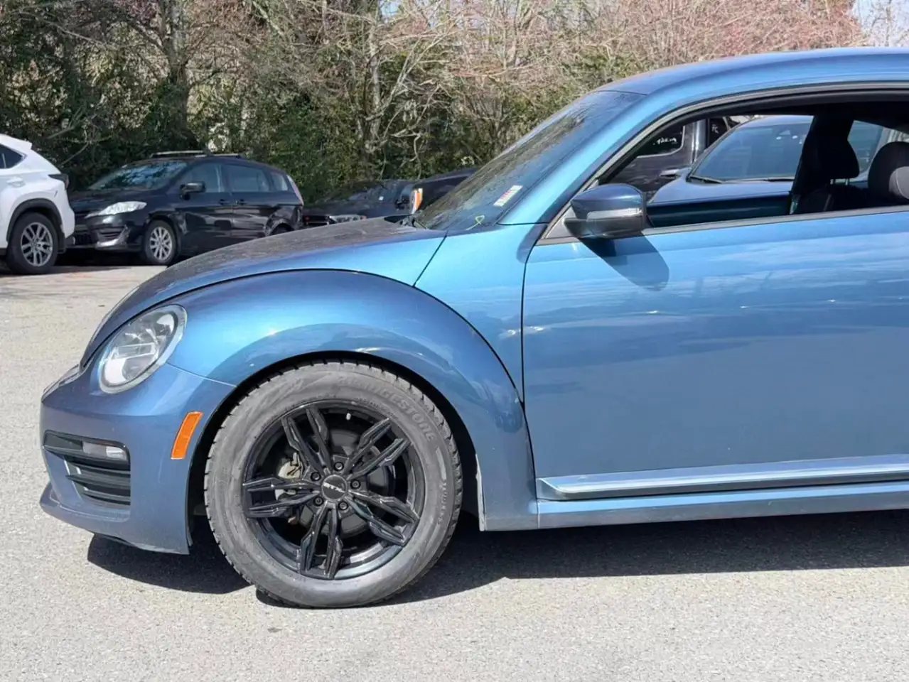 Volkswagen Beetle снимка Volkswagen Beetle
