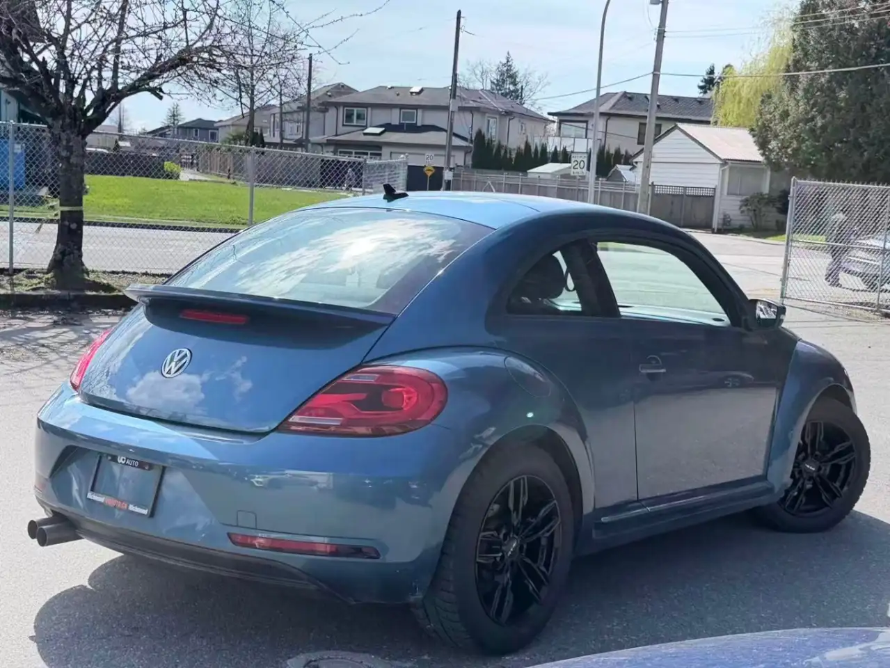 Volkswagen Beetle снимка Volkswagen Beetle