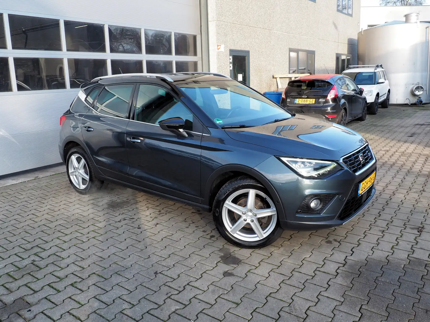SEAT Arona FR 1.0 TGI Business Intense LUXE! NAVI STOELVERW. Grau - 1