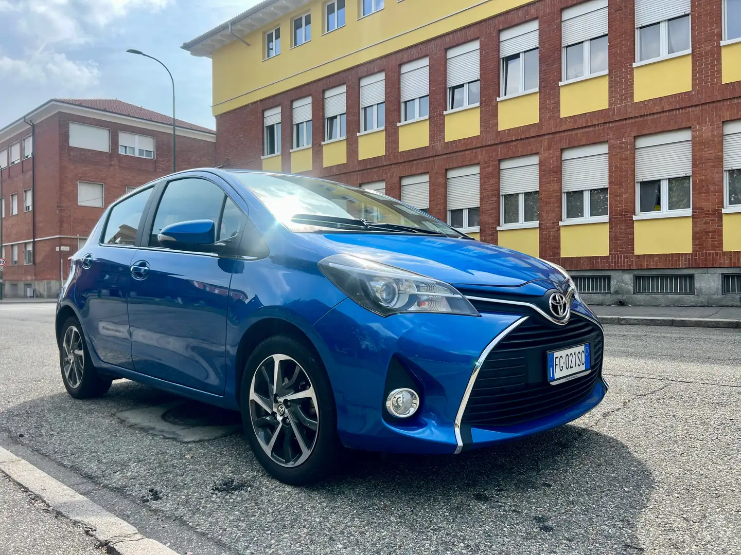 Toyota Yaris Yaris III 2015 5p 1.3 Active multidrive S my16 Blu/Azzurro - 2