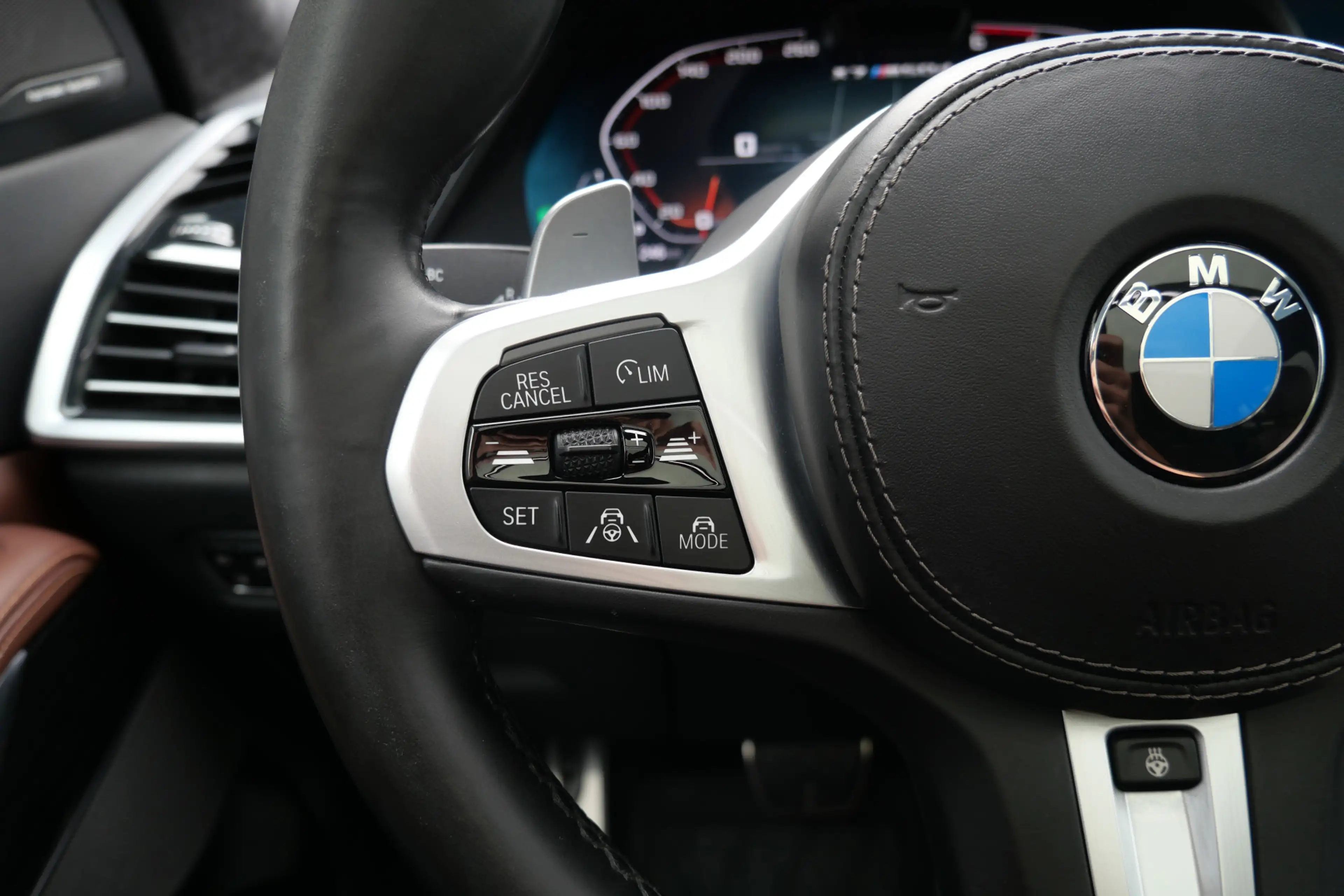 BMW X7 M50d 400 PK High Executive 7p | Pano | H&K | 22'' — photo 18