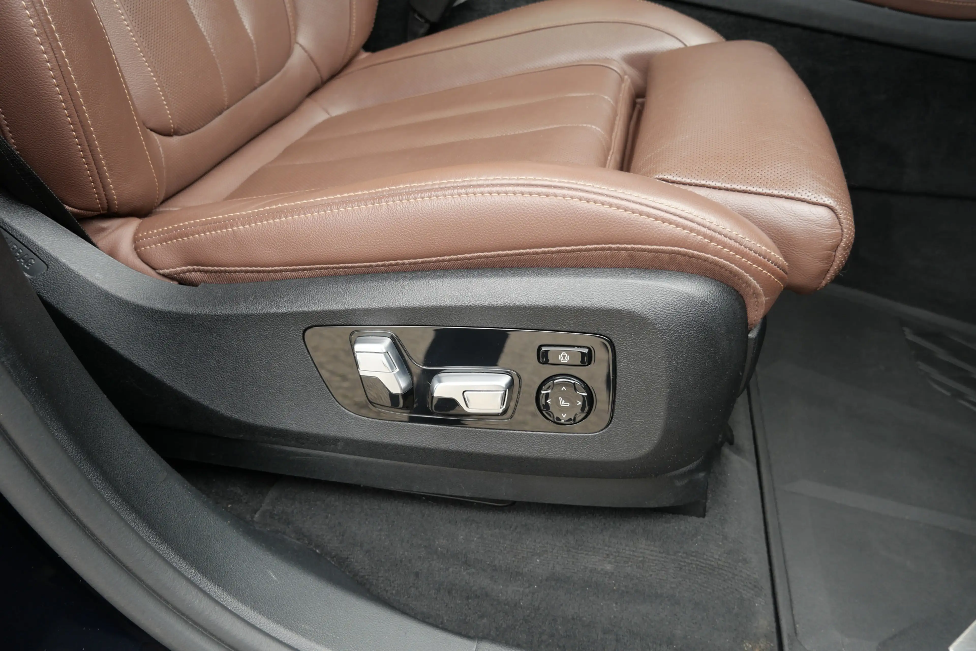 BMW X7 M50d 400 PK High Executive 7p | Pano | H&K | 22'' — photo 22