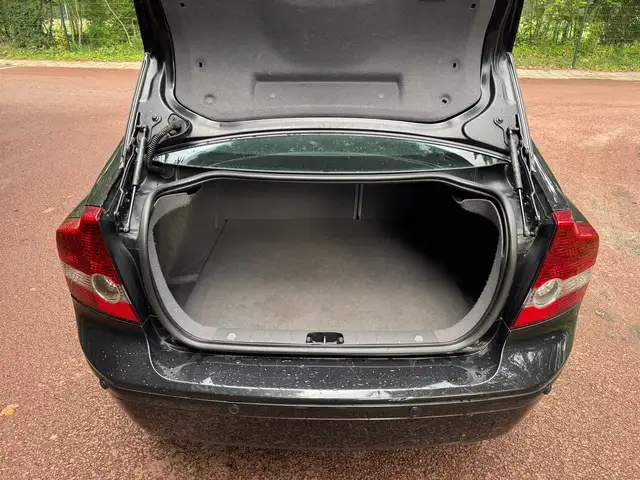 Volvo S40 view 6