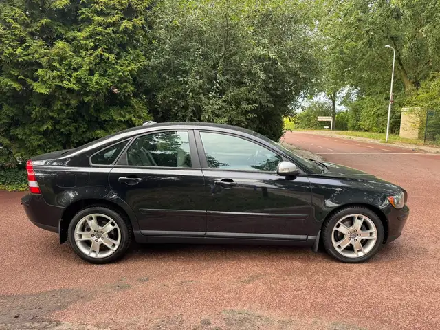 Volvo S40 view 8