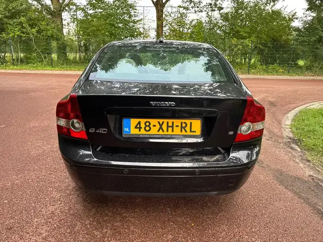 Volvo S40 view 5