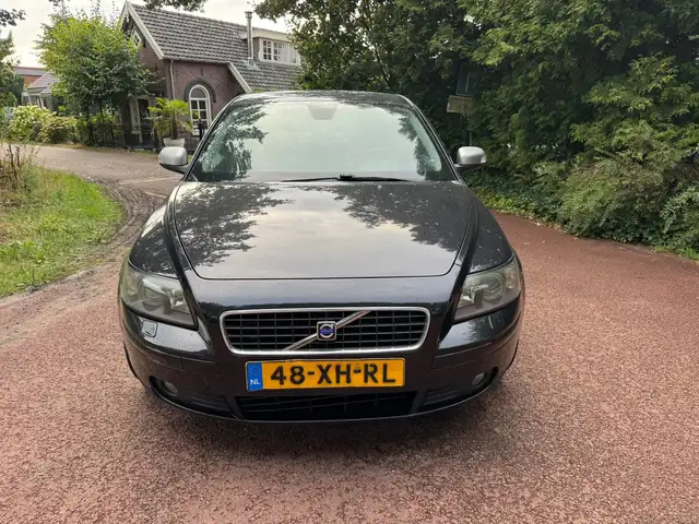 Volvo S40 view 2