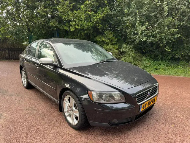 Volvo S40 view 9
