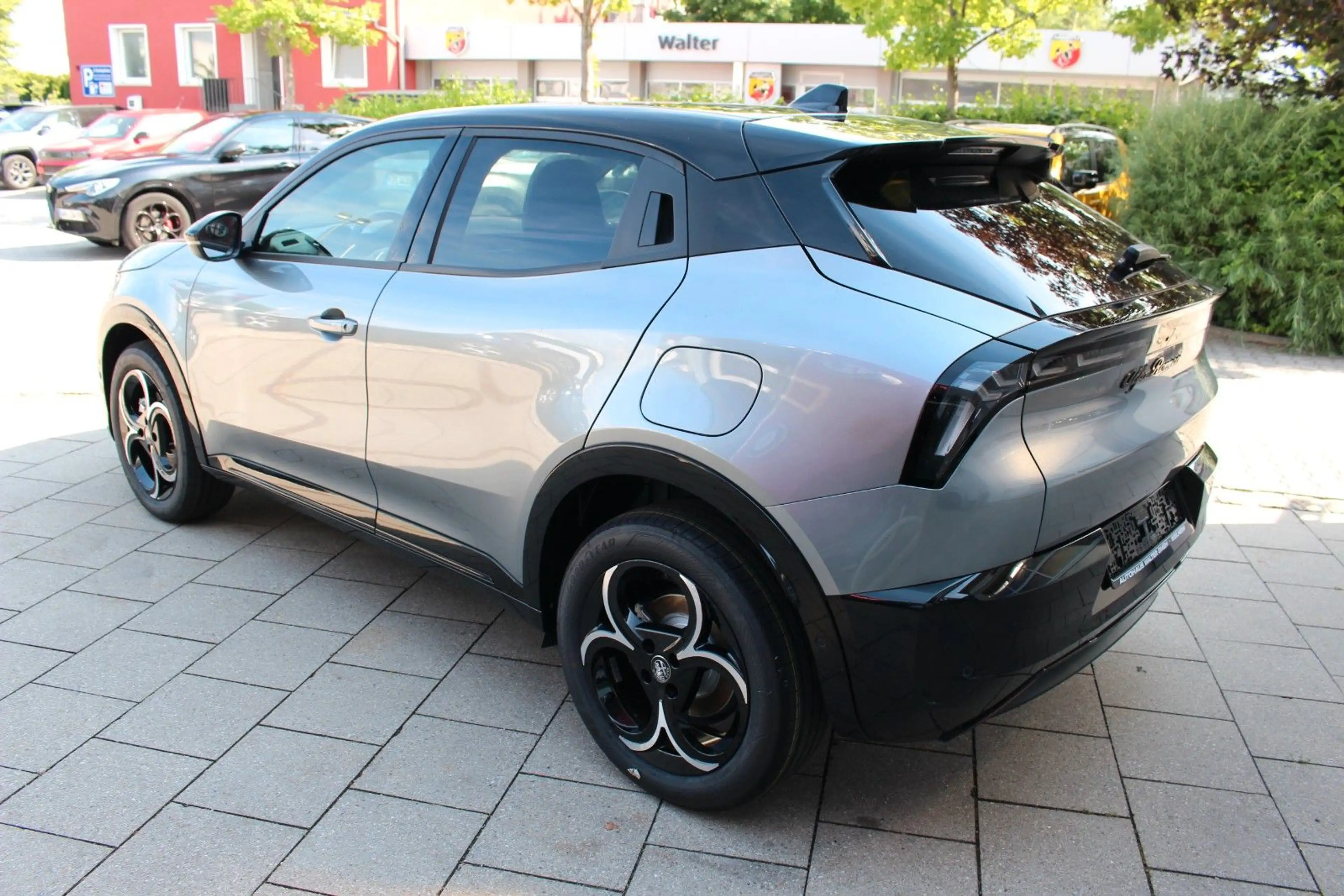 Alfa Romeo Junior Ibrida 1.2 VGT 48-Hybrid 107 kW Ti Q4 — photo 5