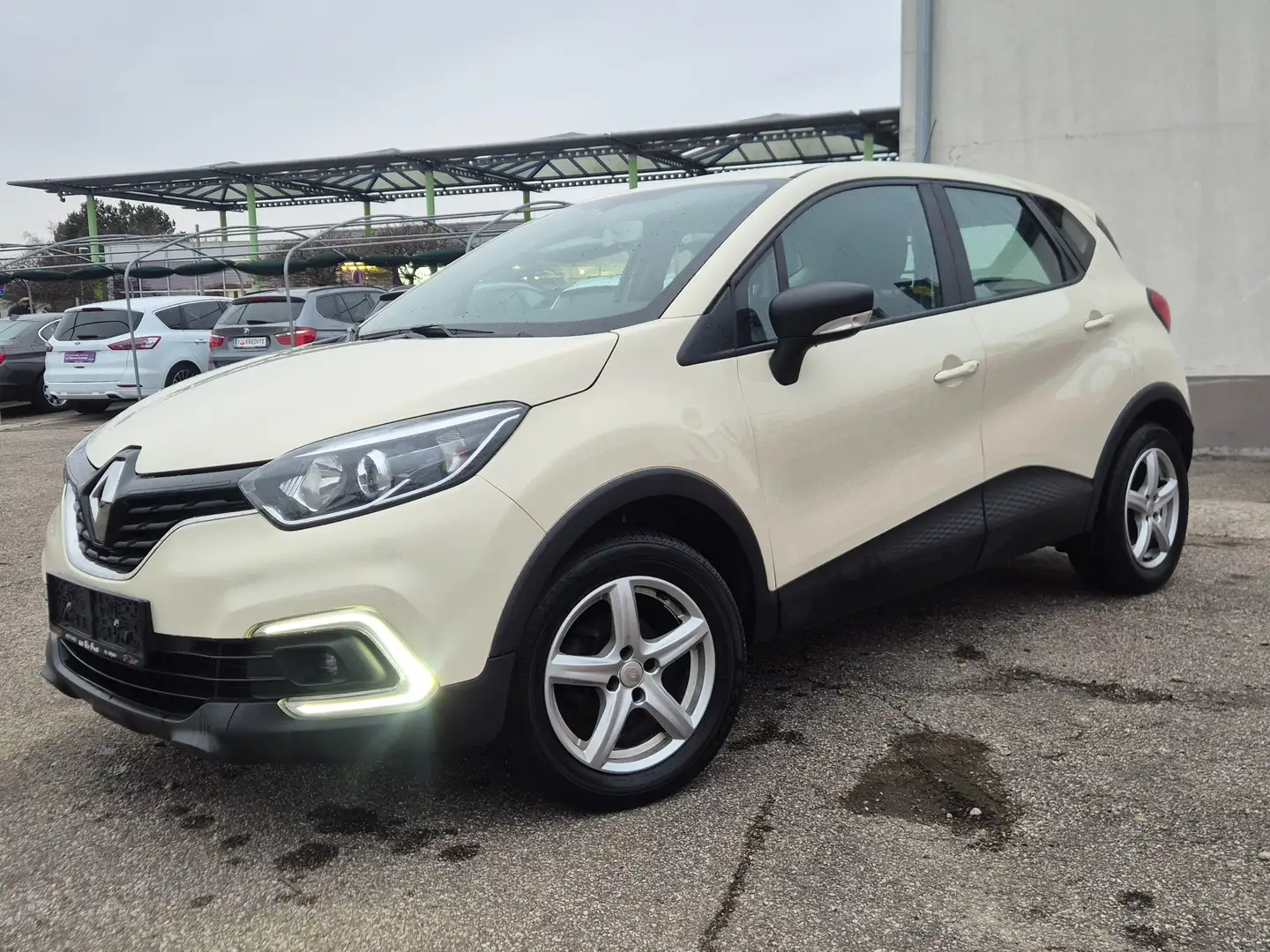 Renault Captur Captur ENERGY TCe 90 4Austria 4Austria Beige - 1