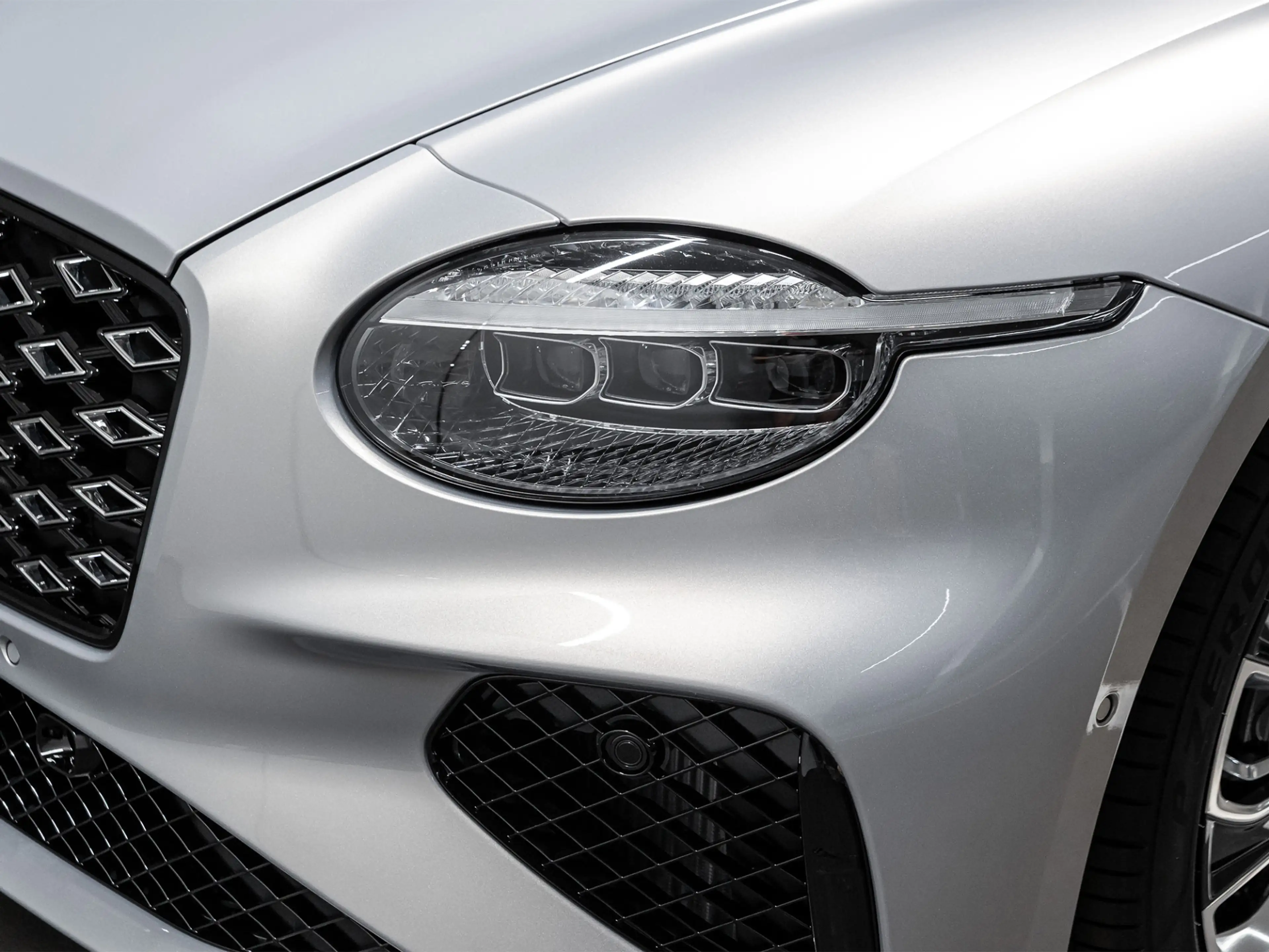Bentley Continental GT Mulliner V8 Hybrid MY2026 | Coming Soon — photo 8