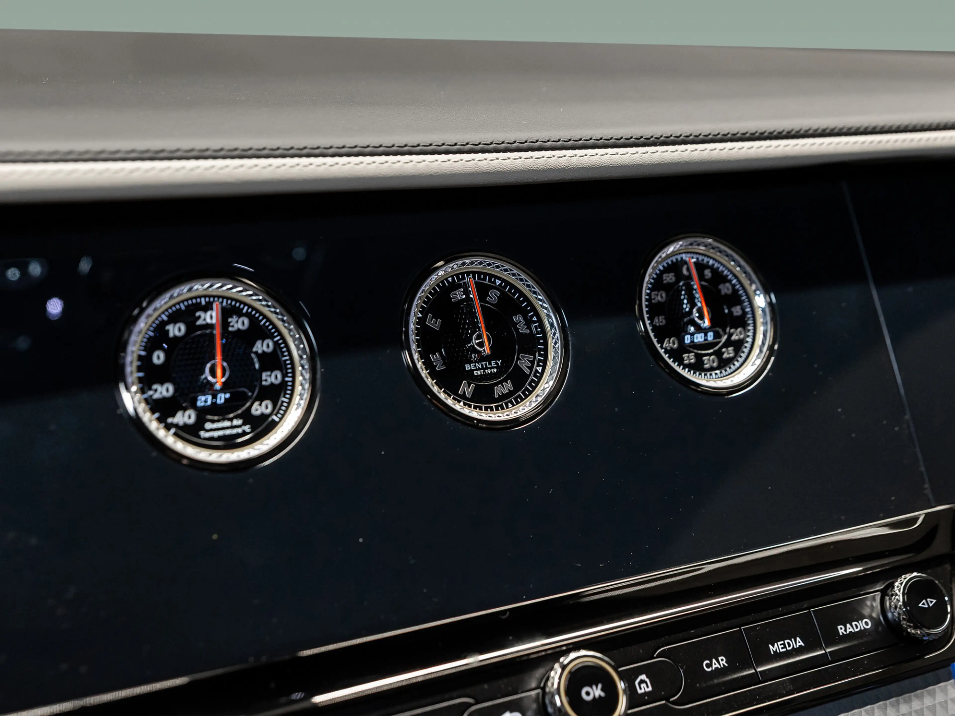 Bentley Continental GT Mulliner V8 Hybrid MY2026 | Coming Soon — photo 12