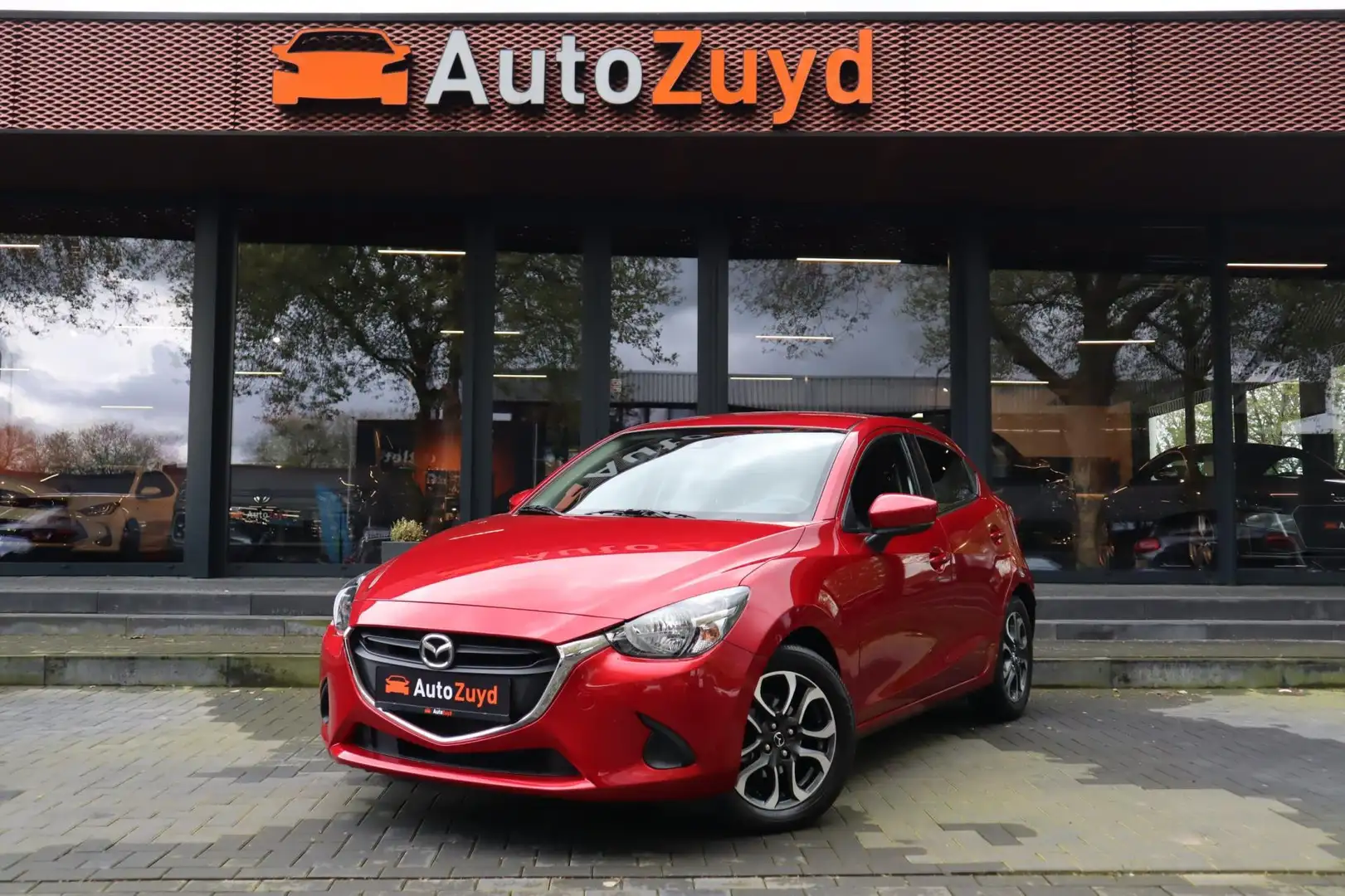 Mazda 2 1.5 Skyactiv-G TS+ Navi / Clima / Cruise Rood - 1