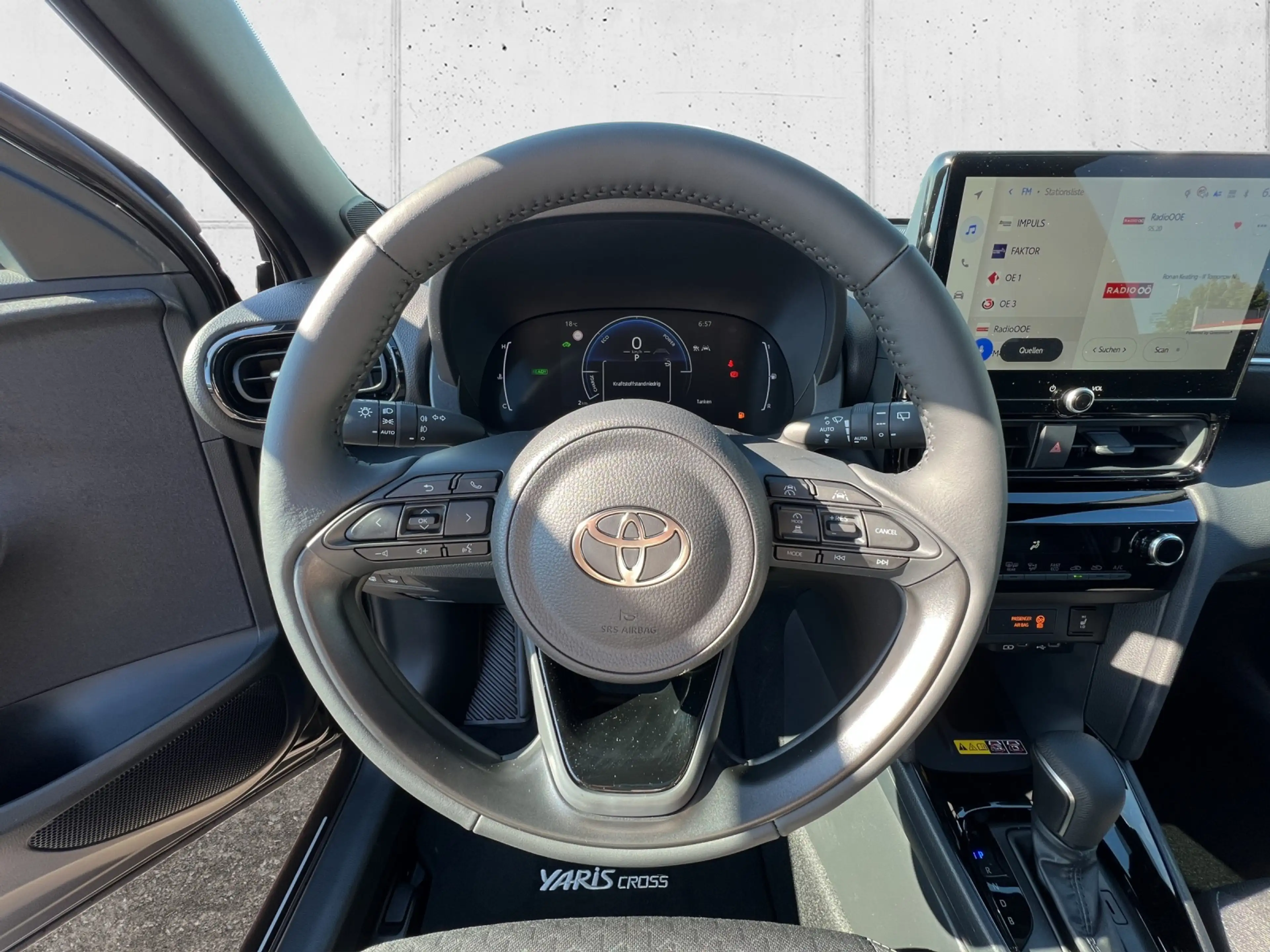 Toyota Yaris Cross HYBRID 2WD Active Drive Safety Paket 5t. — photo 11