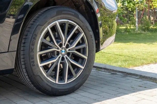 BMW X1 view 10