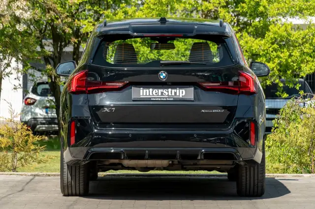 BMW X1 view 5