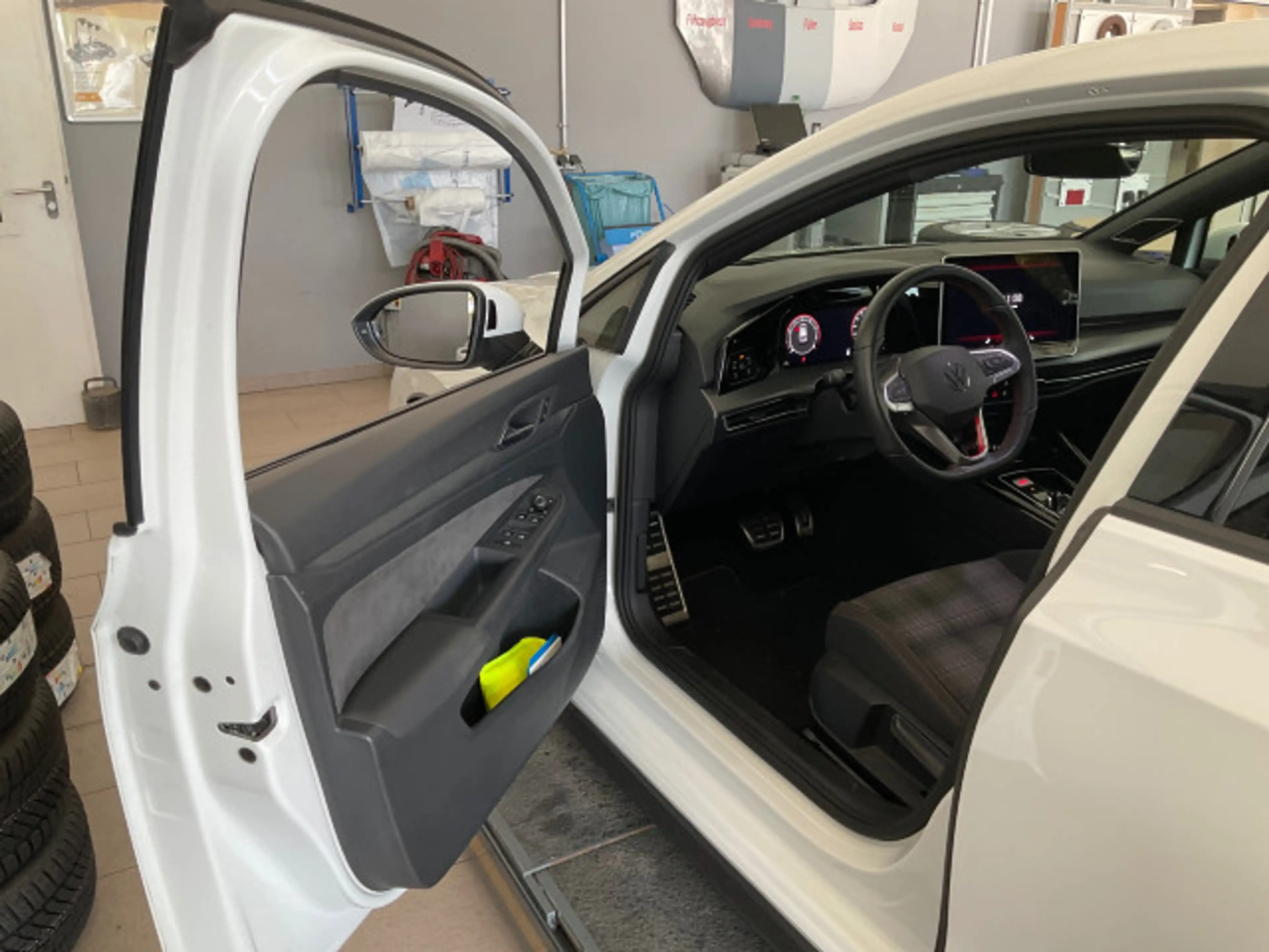 Volkswagen Golf GTI Golf VIII GTI DSG Pano Navi LED DCC Haman Kardon — photo 9