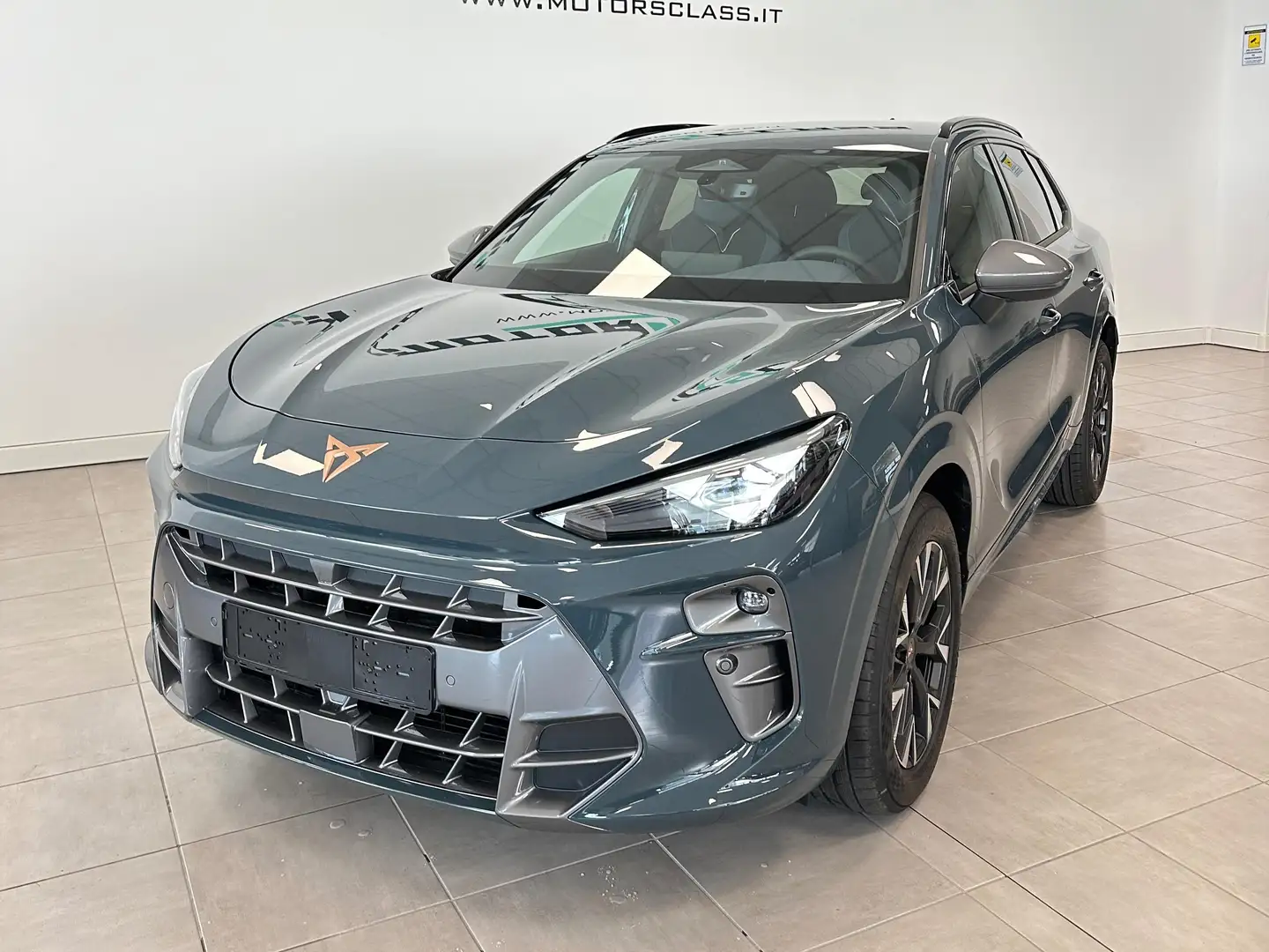 CUPRA Terramar Terramar 1.5 e-hybrid Impulse 150cv dsg Gris - 2