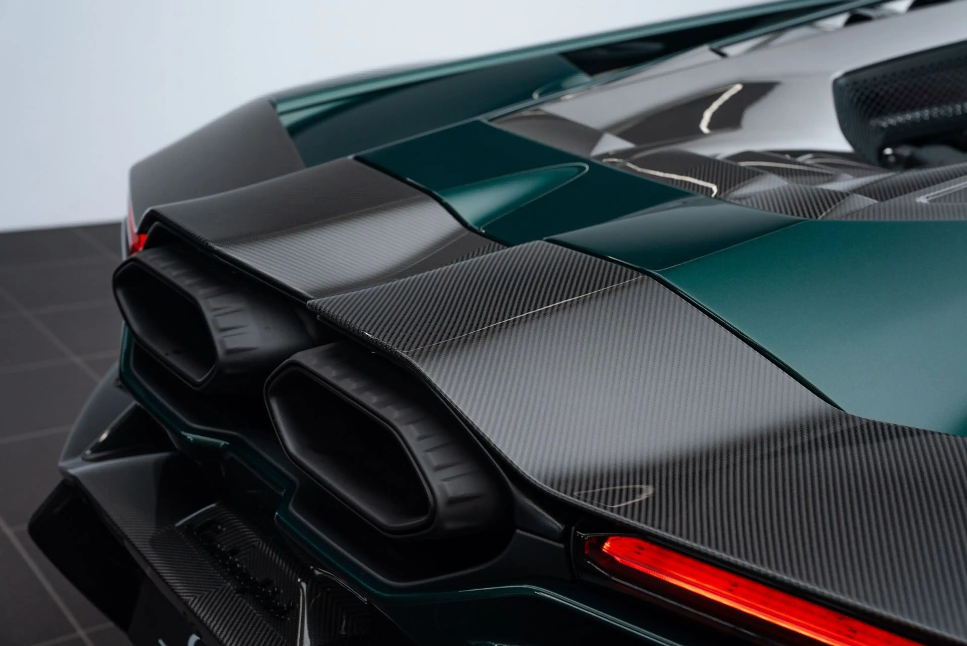 Lamborghini Revuelto FULL CARBON/LIFT/PASSENGER/MY 26 — photo 6