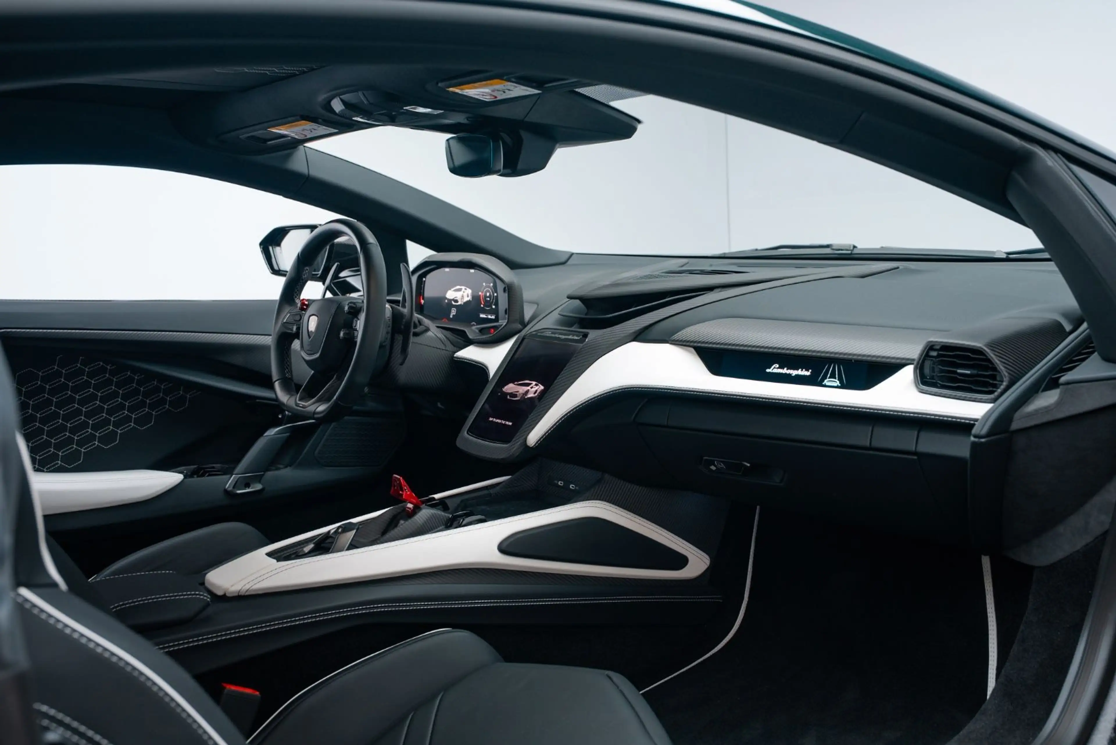 Lamborghini Revuelto FULL CARBON/LIFT/PASSENGER/MY 26 — photo 12