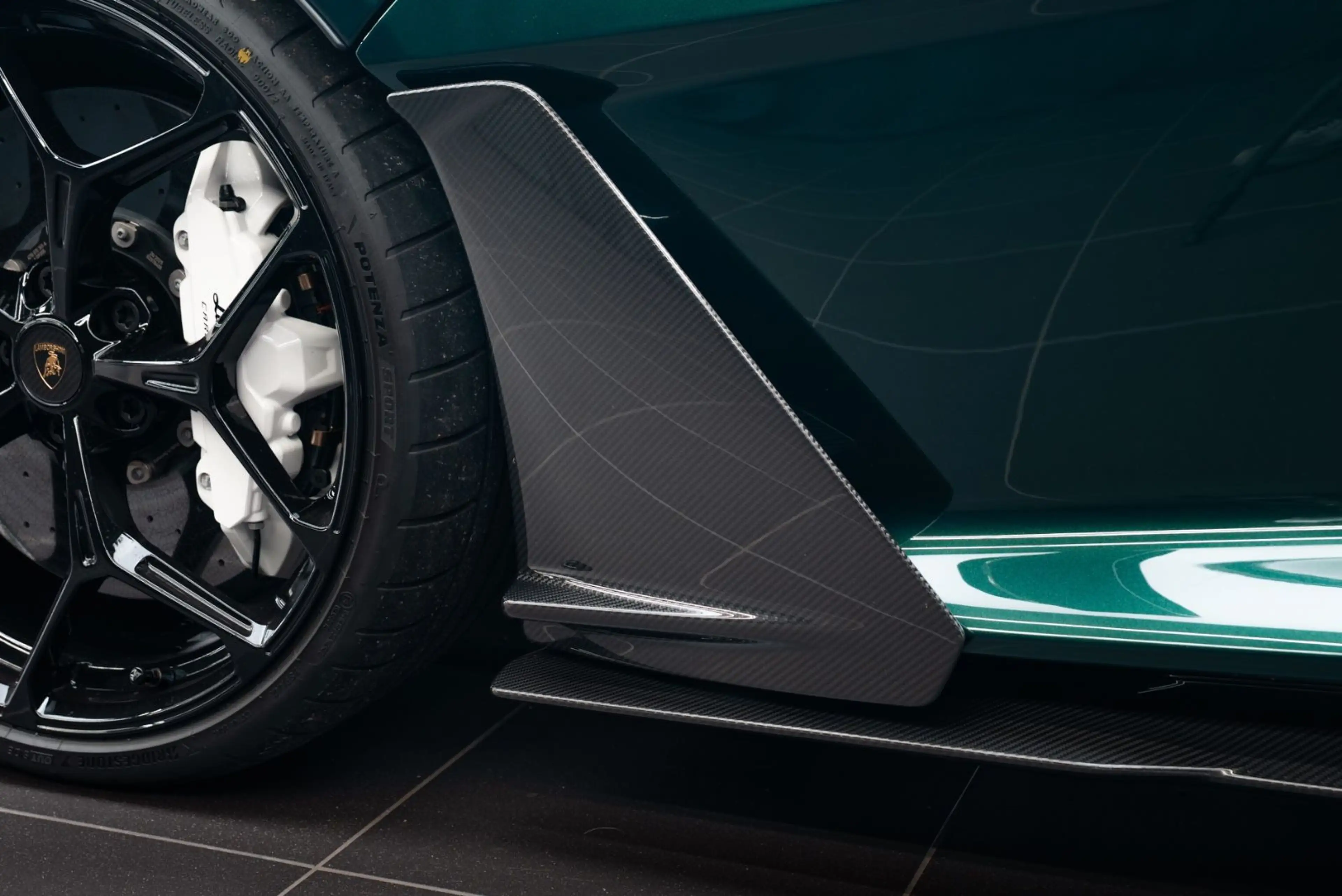 Lamborghini Revuelto FULL CARBON/LIFT/PASSENGER/MY 26 — photo 9