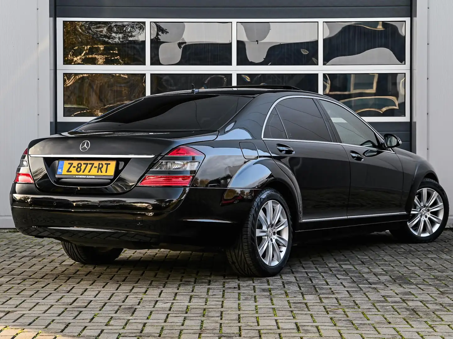 Mercedes-Benz S 320 CDI Lang | Youngtimer | Leder | Schuifdak | Navi | Zwart - 2