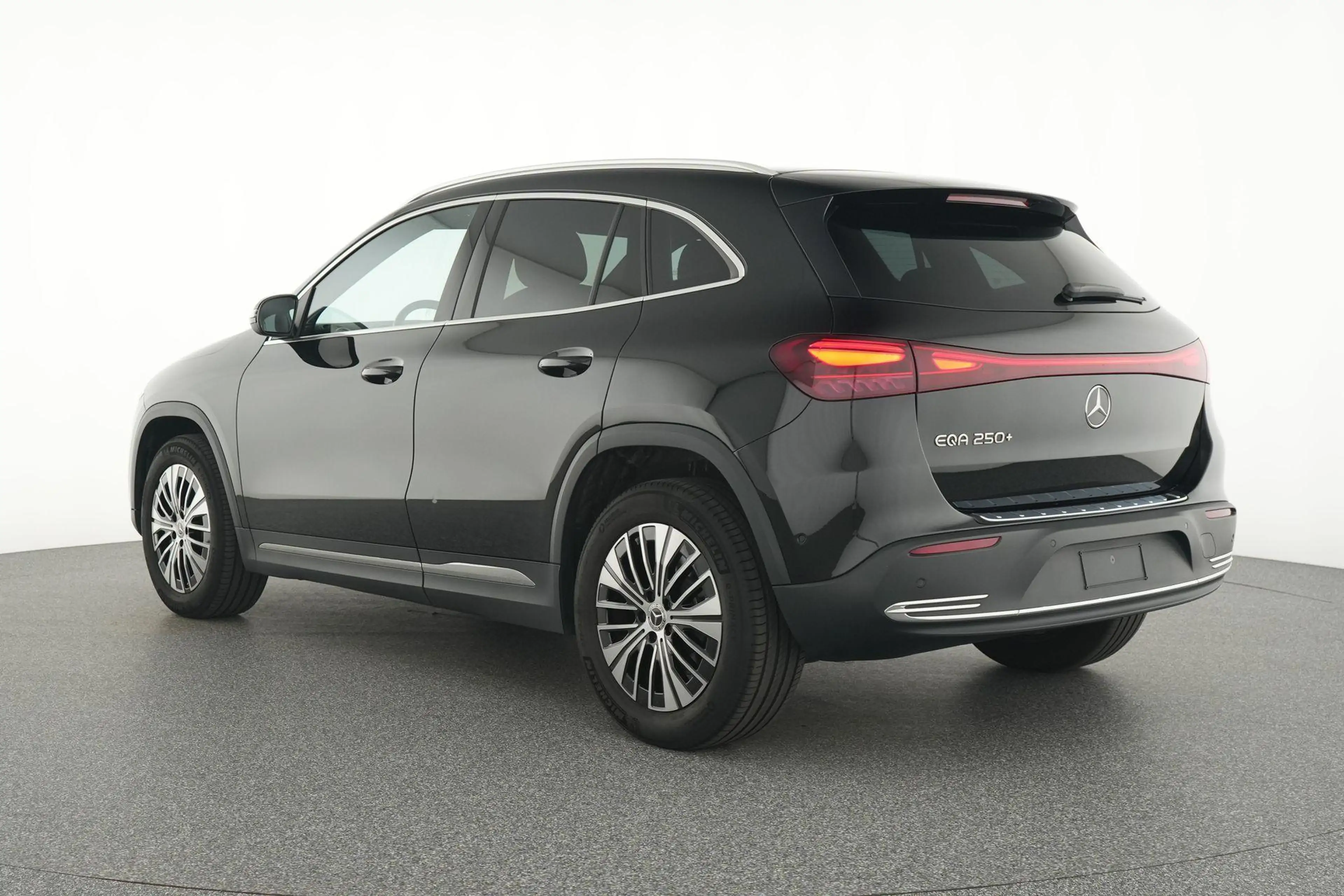Mercedes-Benz EQA 250 250+ Business Line 71 kWh — photo 3